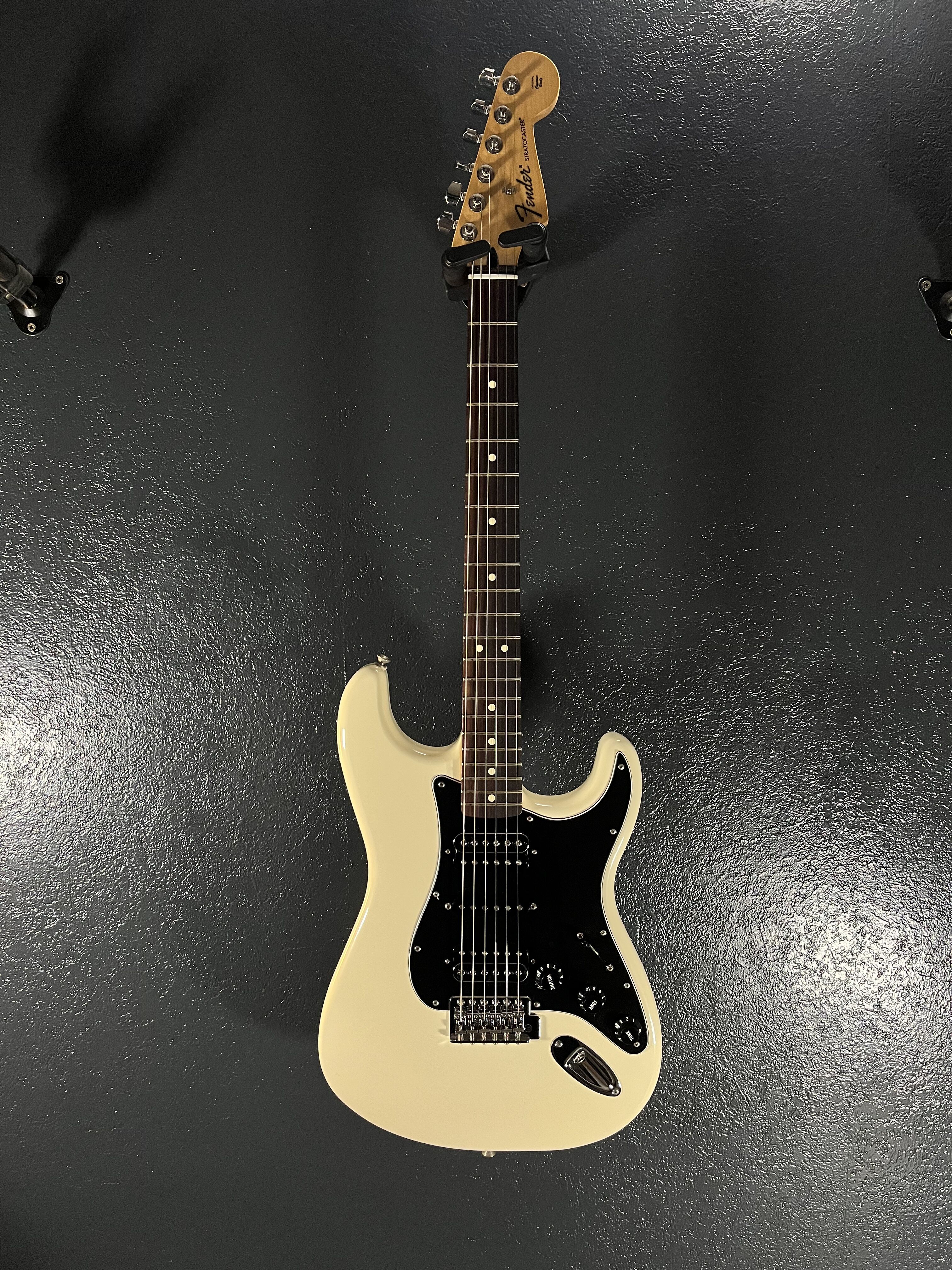 Fender Standard Stratocaster HSH (77594)