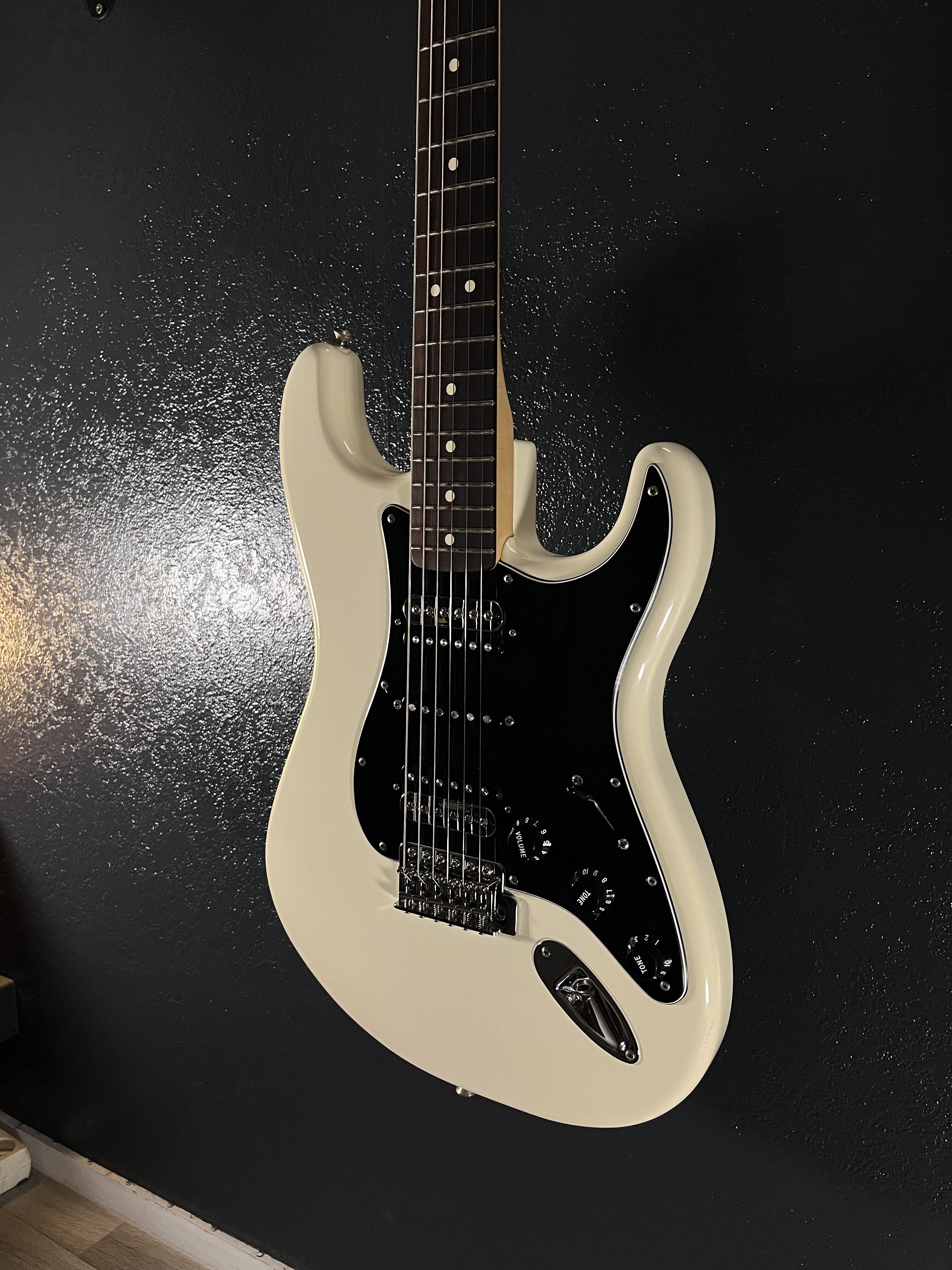 Fender Standard Stratocaster HSH (25723)