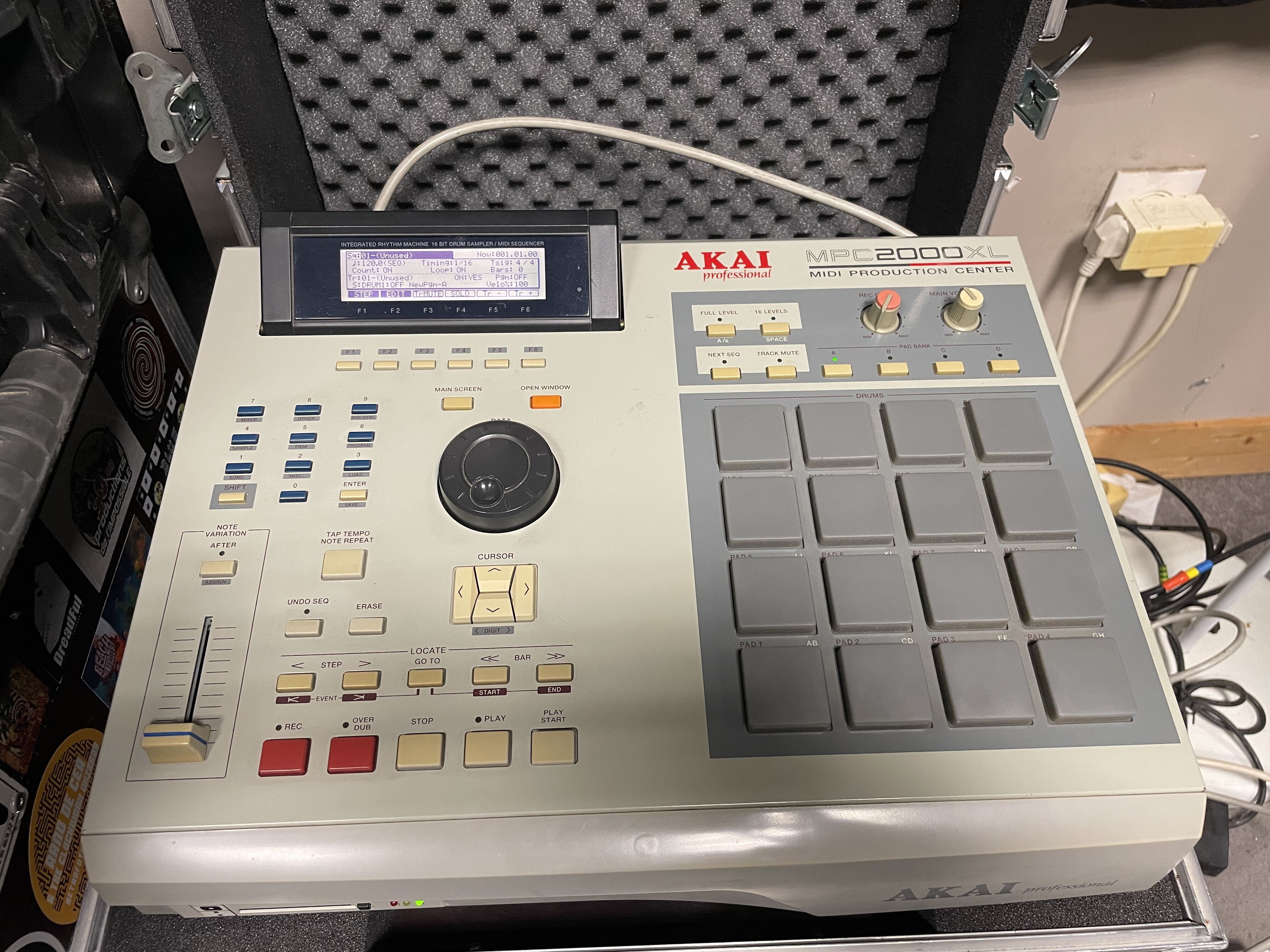 Akai Professional MPC2000XL (77208)