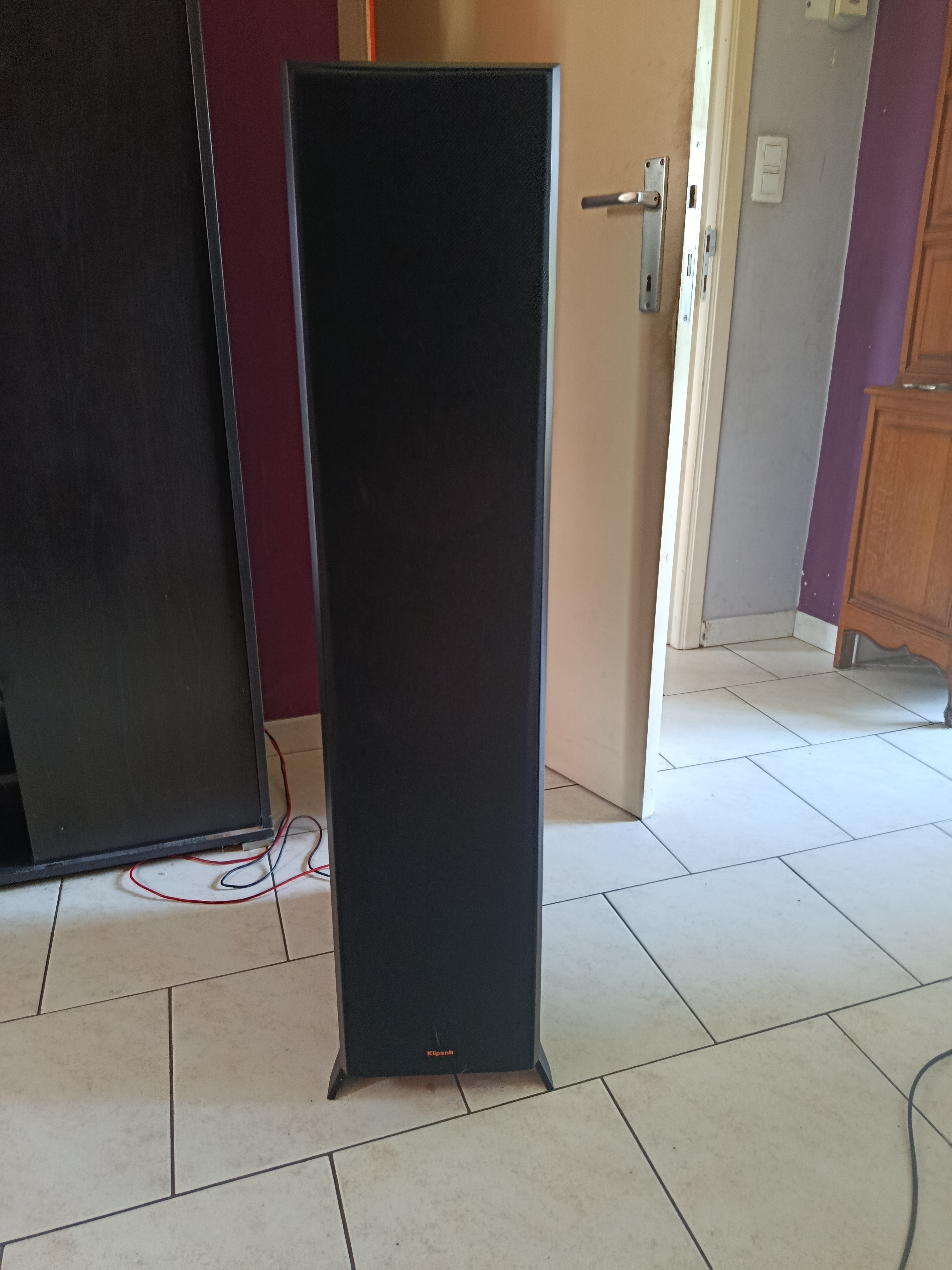 Je vends ma paire d'enceintes Klipsch rp-8000fii achetées il y a 4 mois, comme neuves. Valeur : 1790€rp-8000f2