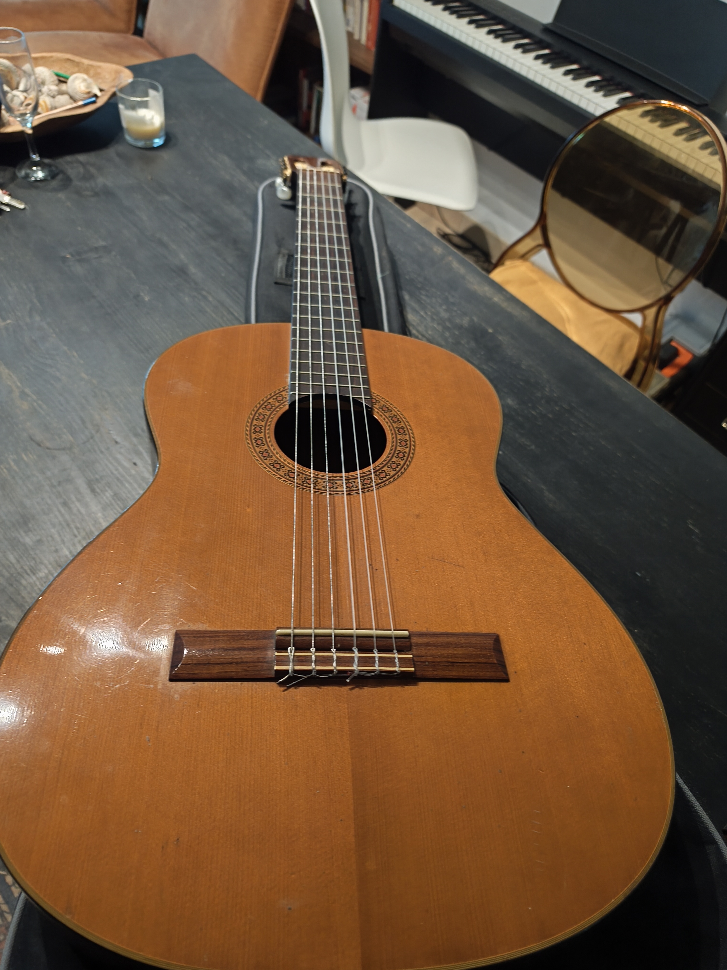 Guitare vintage, japonaise années 70