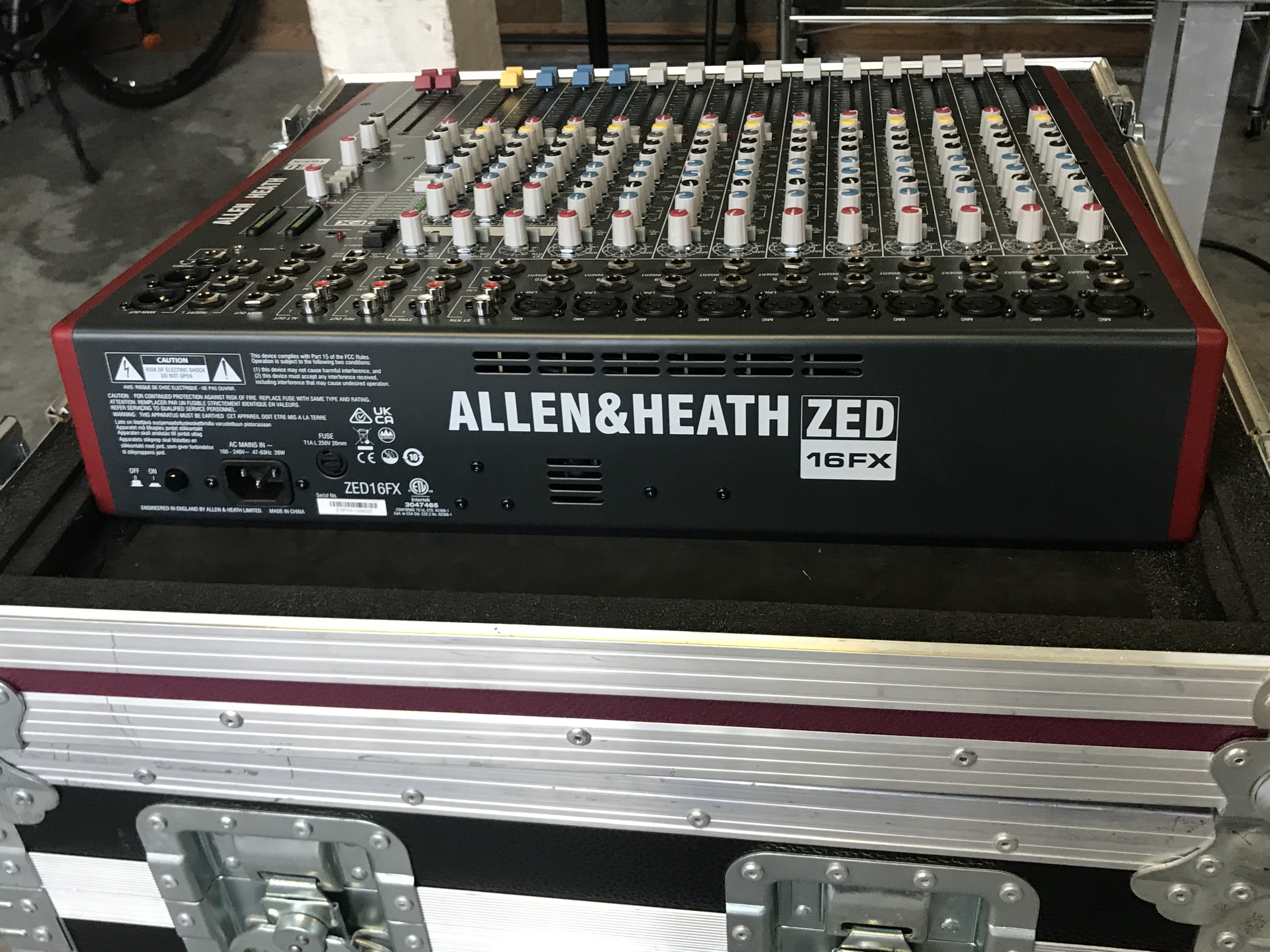 Allen & Heath ZED-16FX (88886)