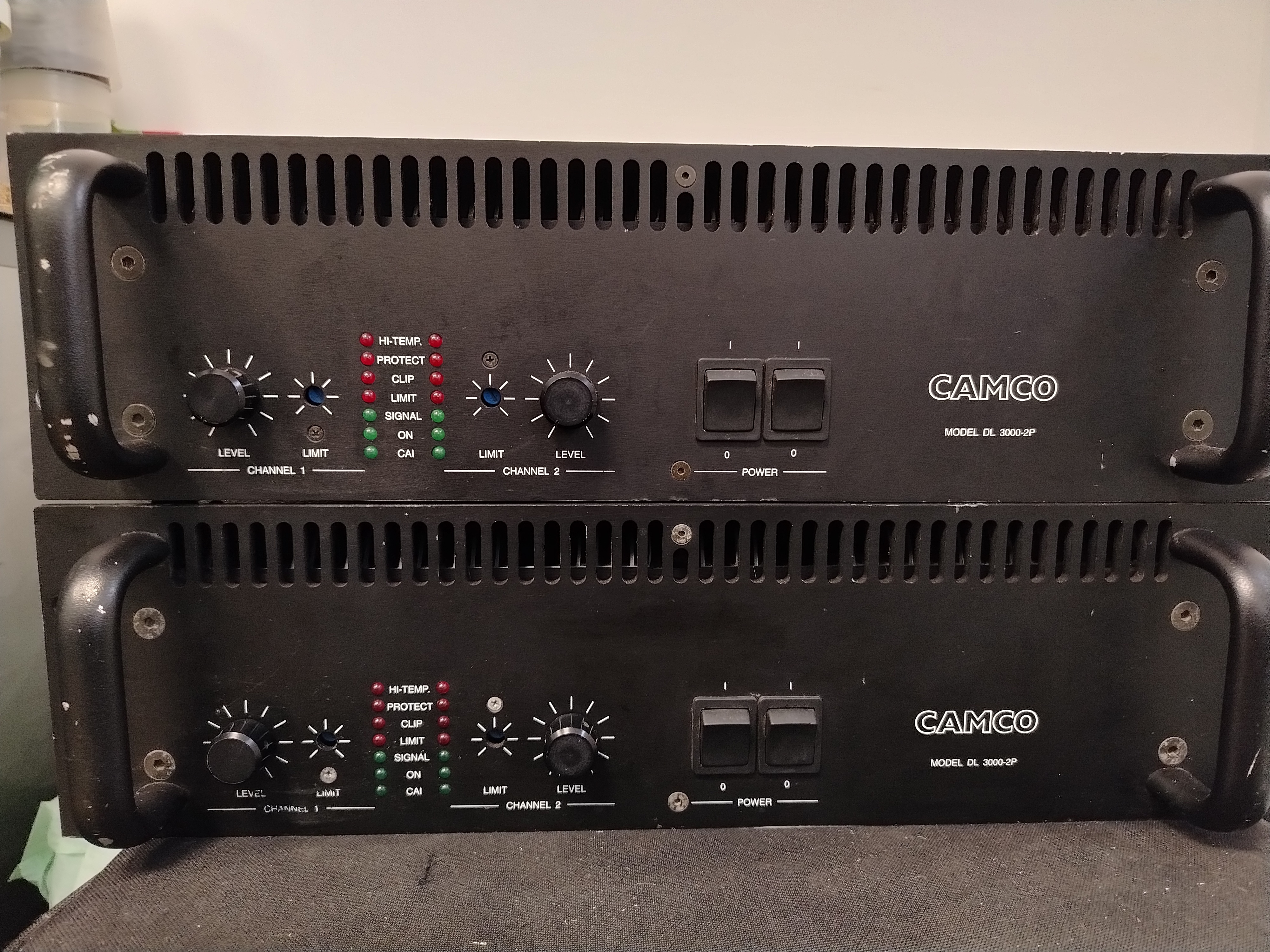 Vends 2 amplis Camco DL3000