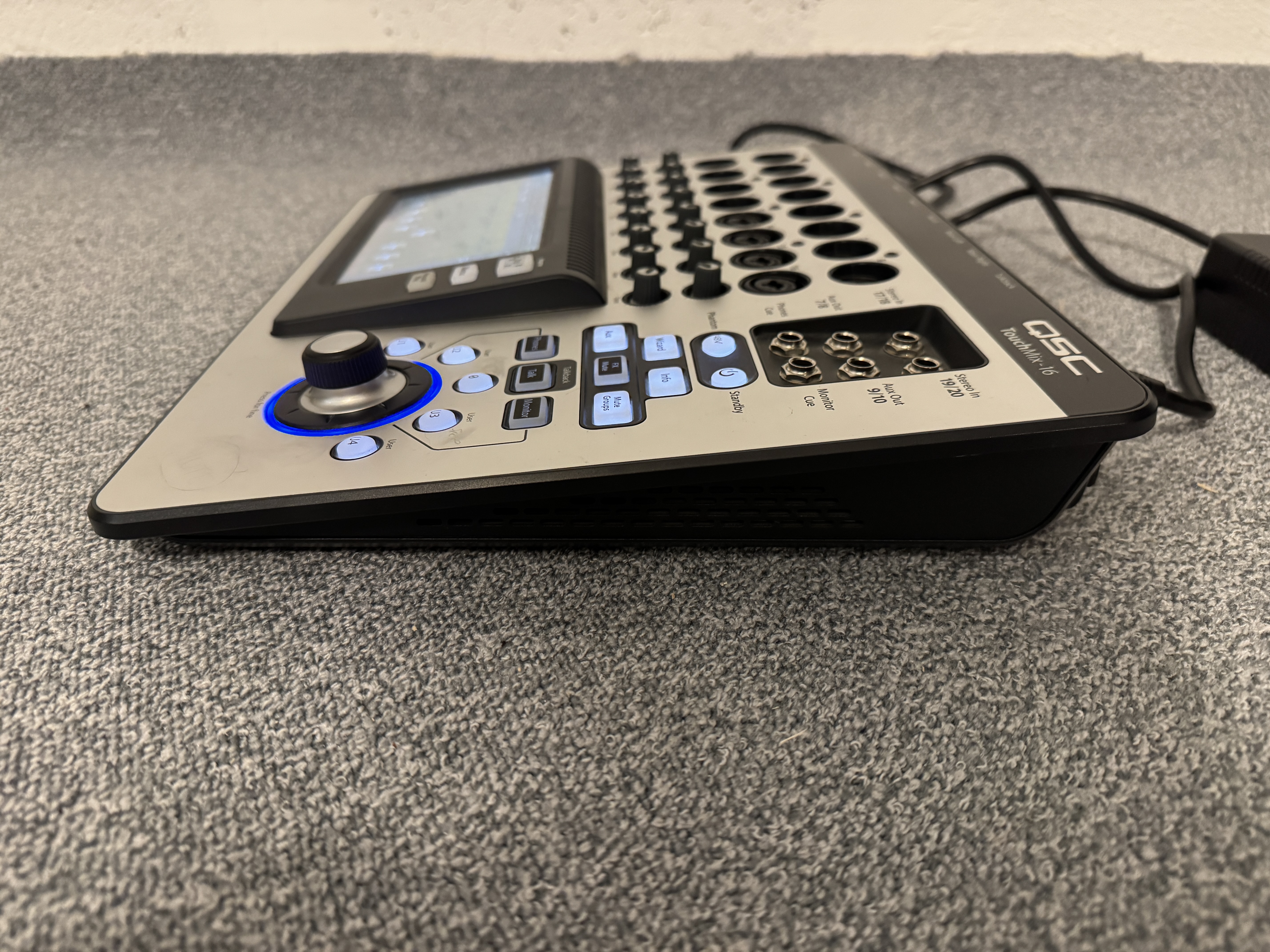 QSC TouchMix-16 (35034)