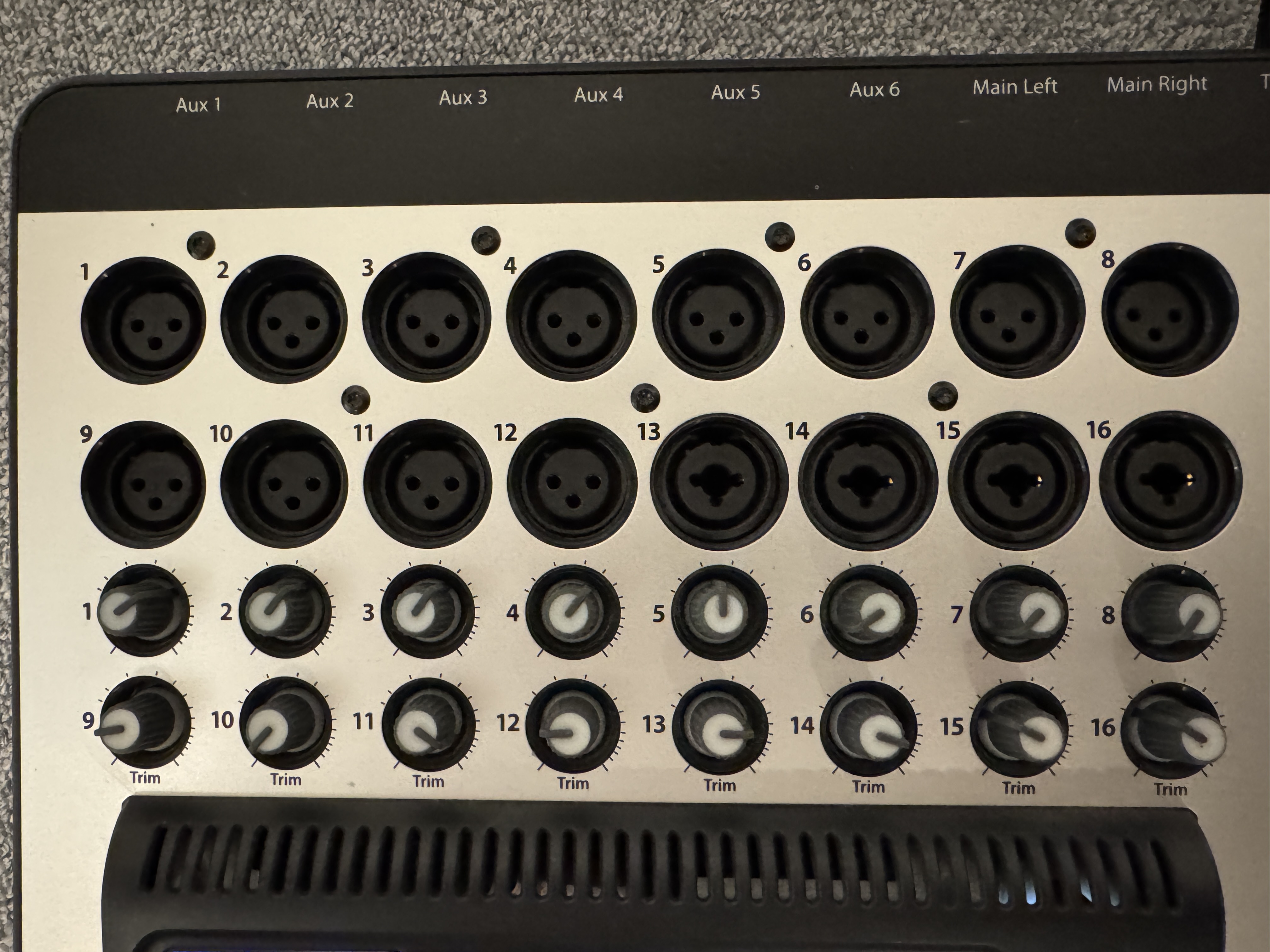 QSC TouchMix-16 (38527)
