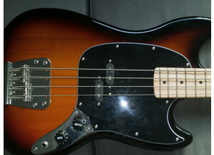 Squier Vintage Modified Mustang Bass - 3-Color Sunburst Maple