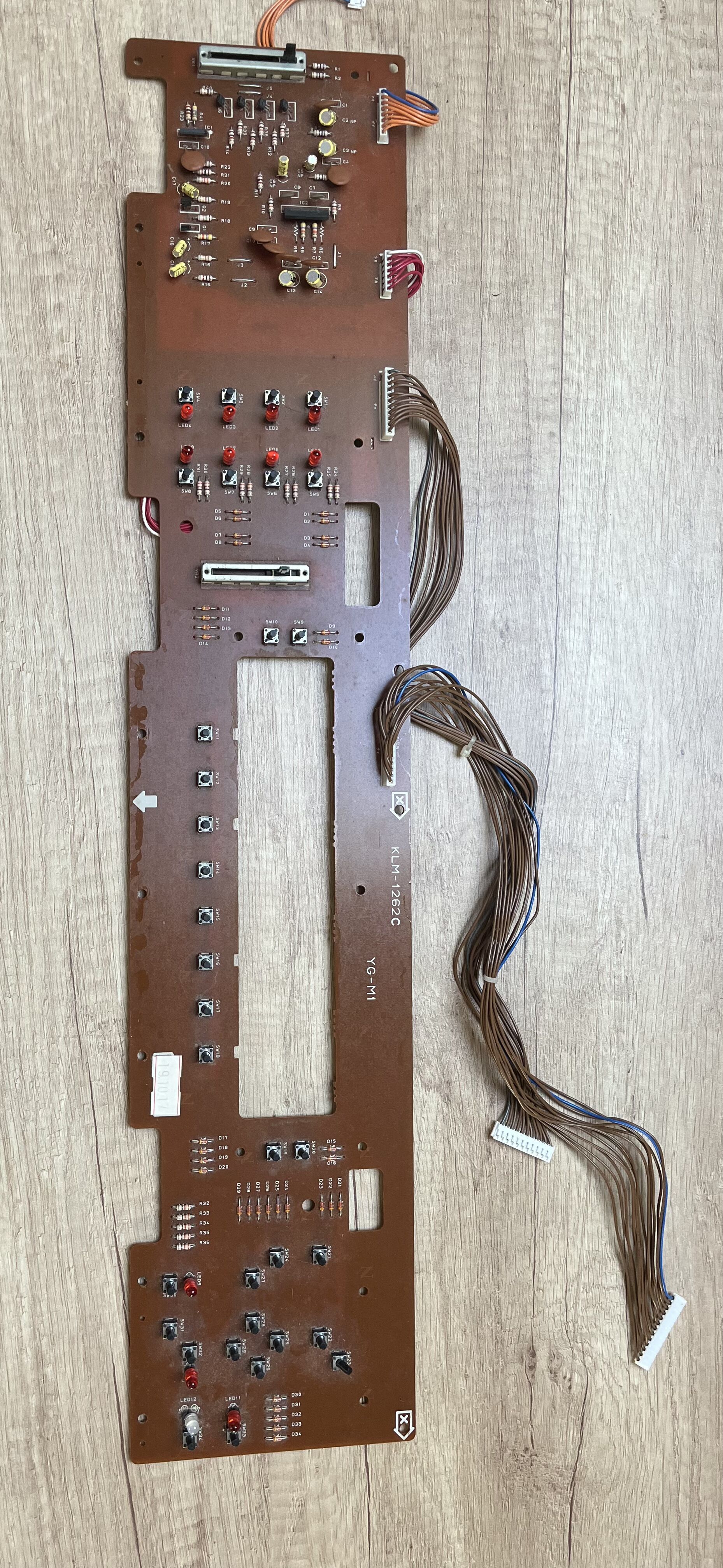 Carte Panel pour M1 (switchs à changer) - GRATUIT.