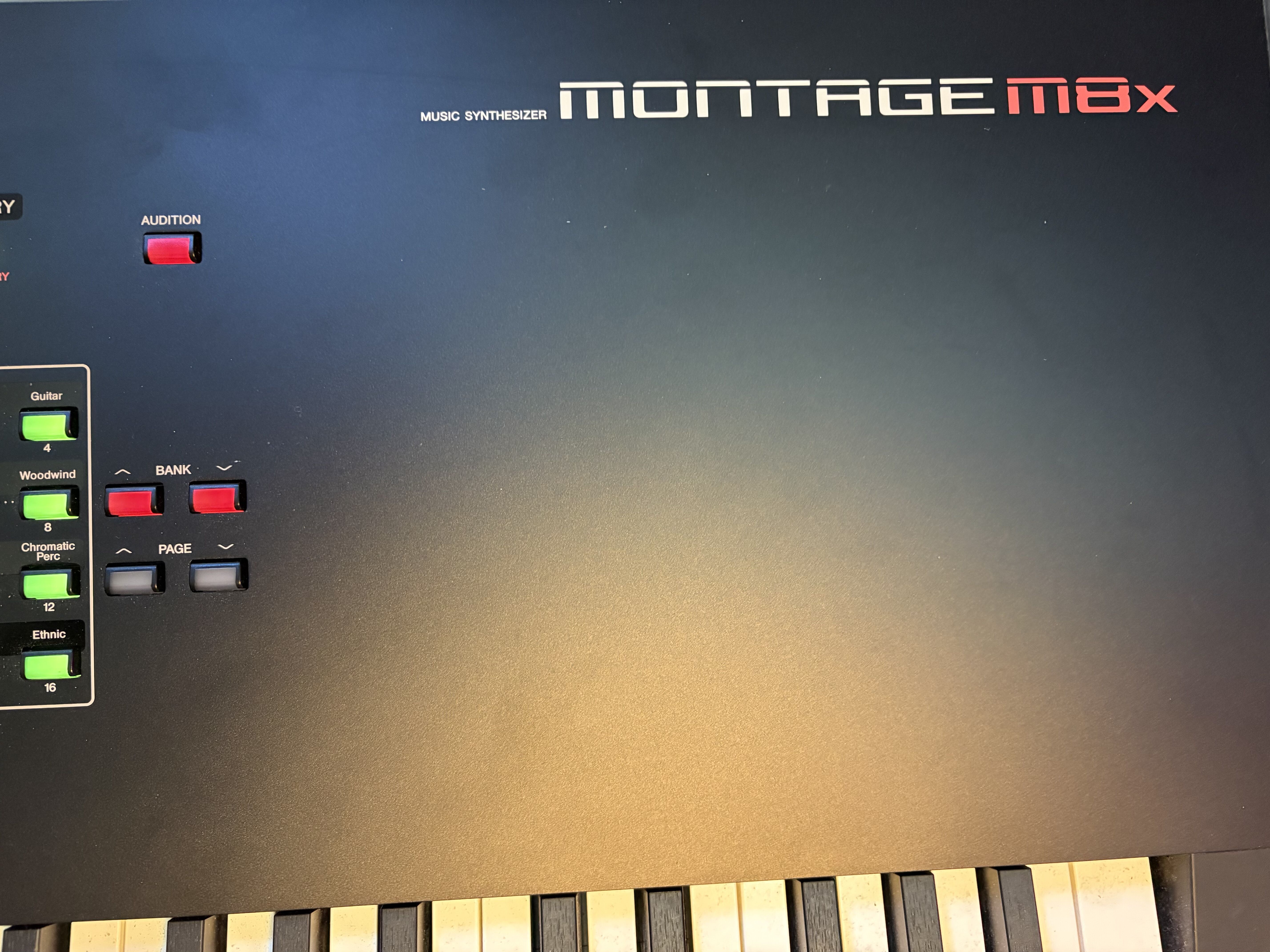 Vends Yamaha Montage M8X comme neuf jamais utilisé.
