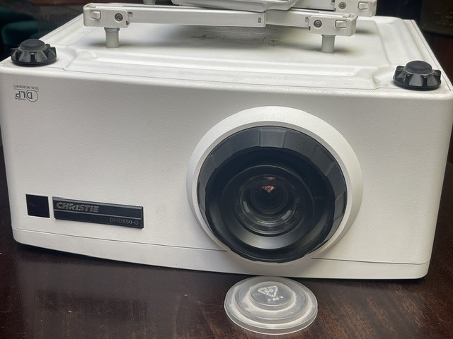 VEND VIDEO PROJECTEUR PRO CHRISTIE DH 550