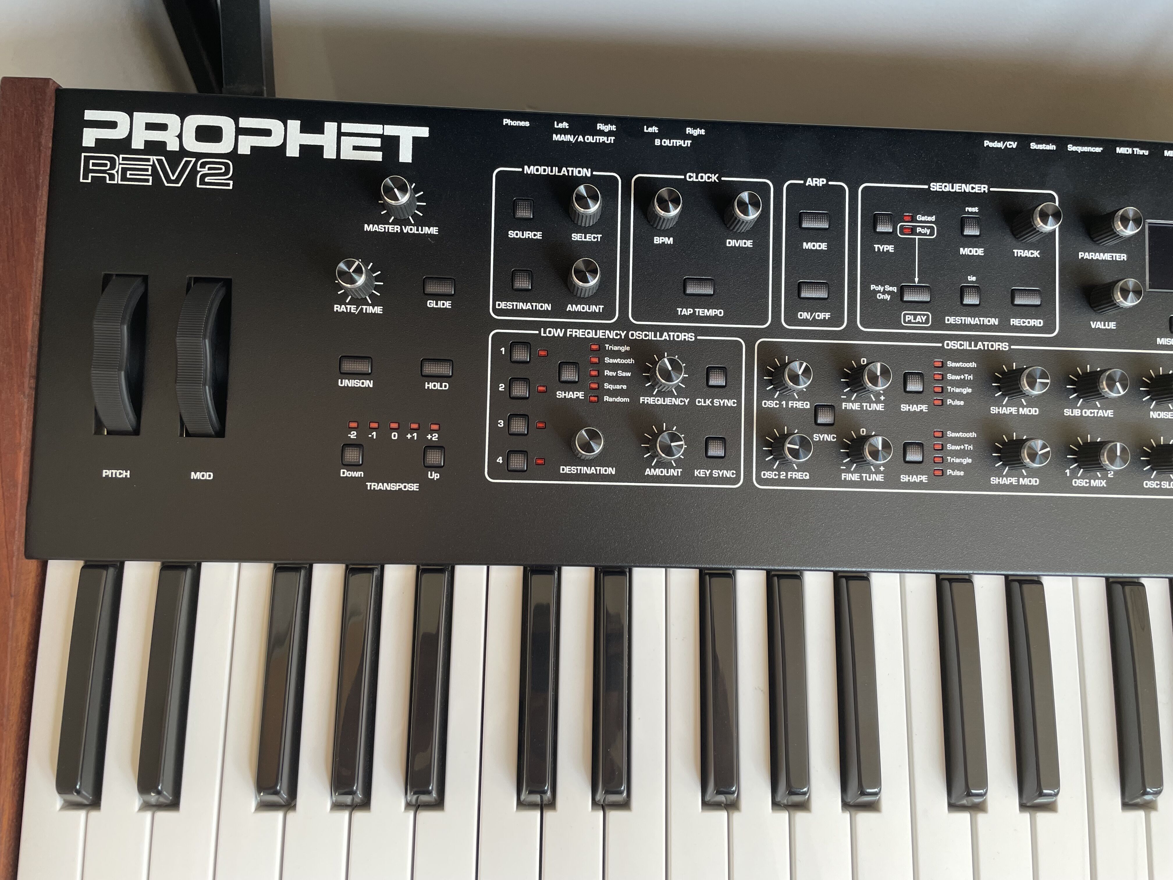 Dave Smith Instruments Prophet REV2 8 voix (5234)
