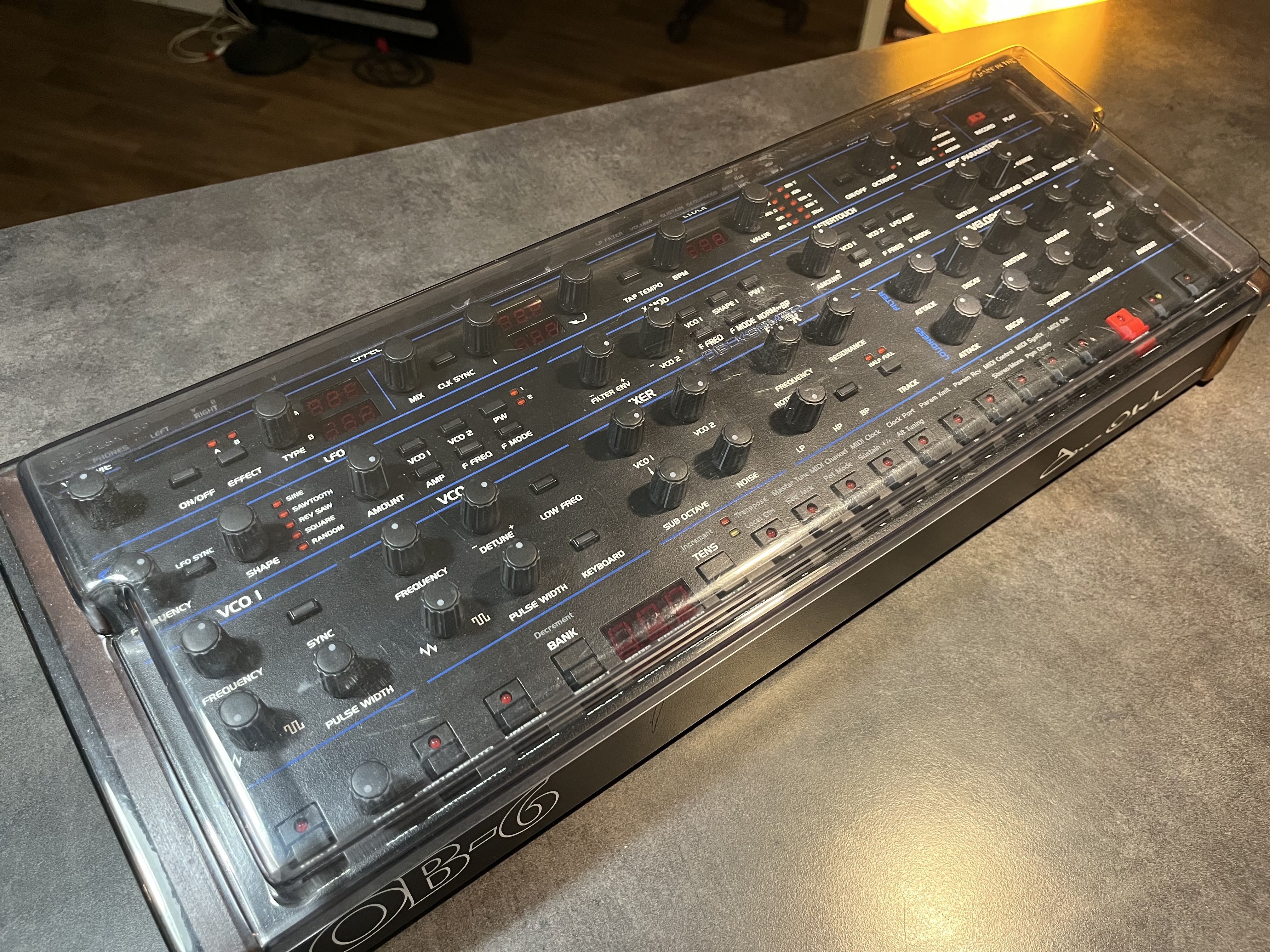 Dave Smith Instruments OB-6 Desktop (93304)