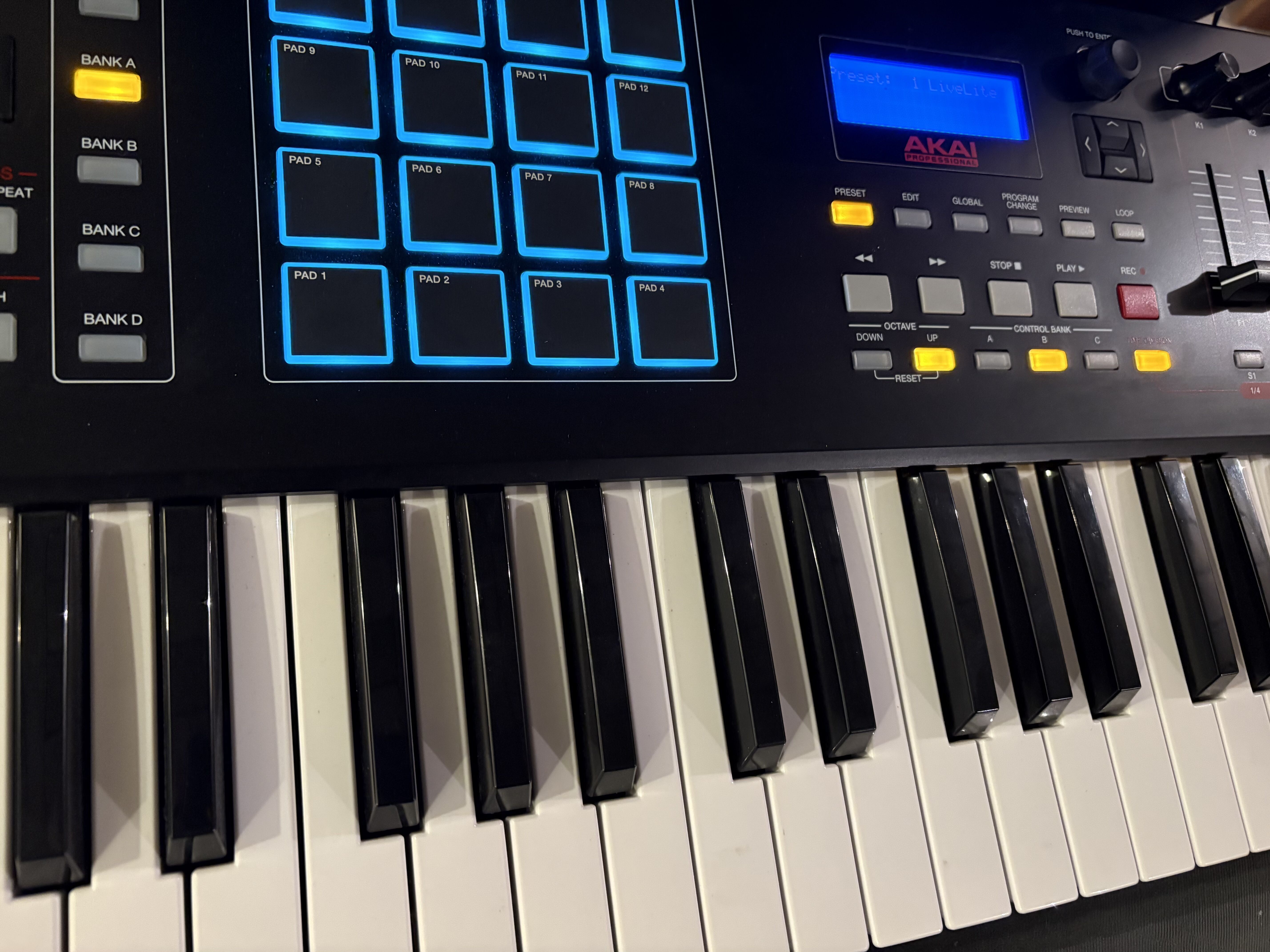 Akai Professional MPK261 (39380)