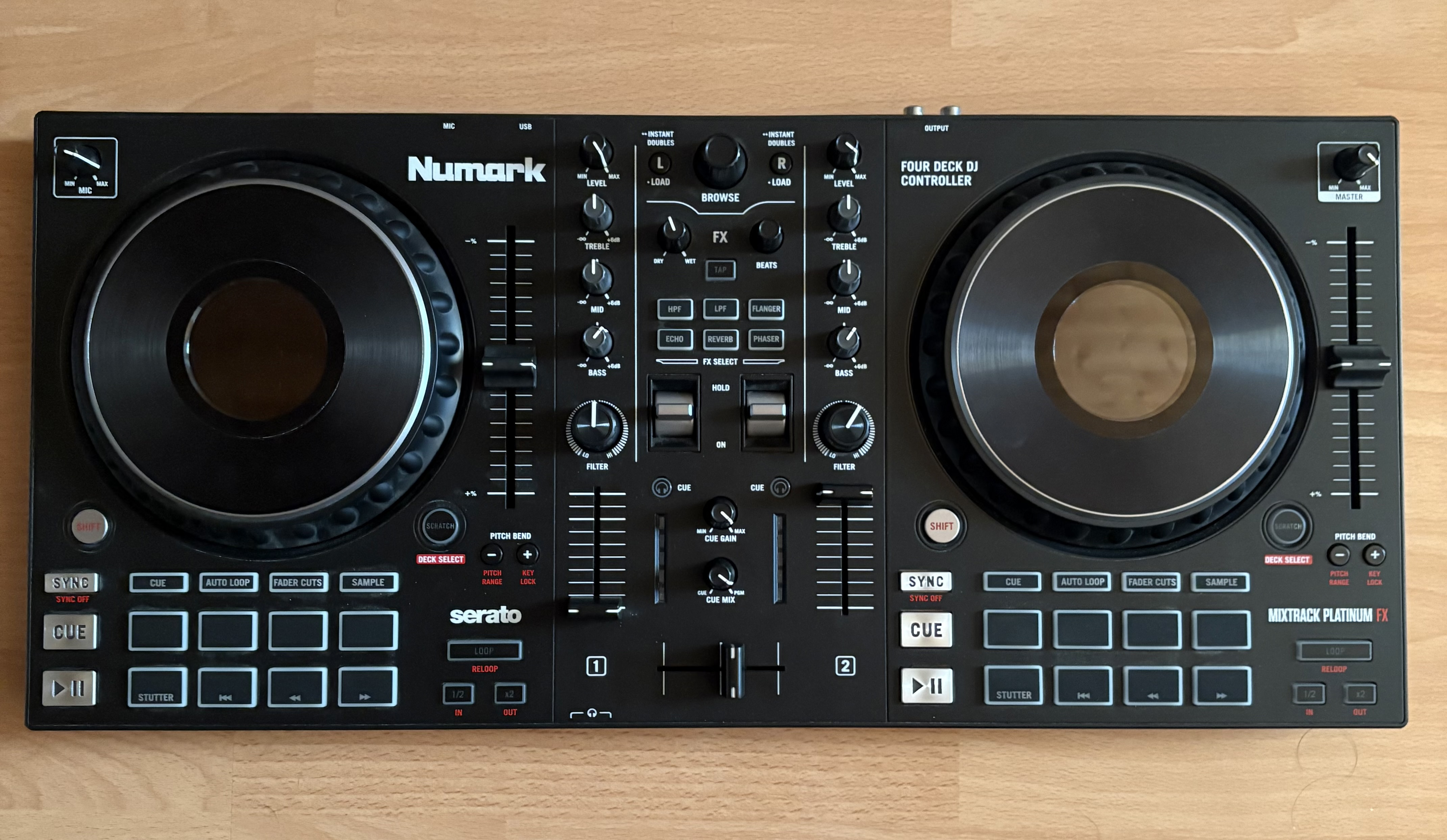 Vends Numark Mixtrack Platinum FX