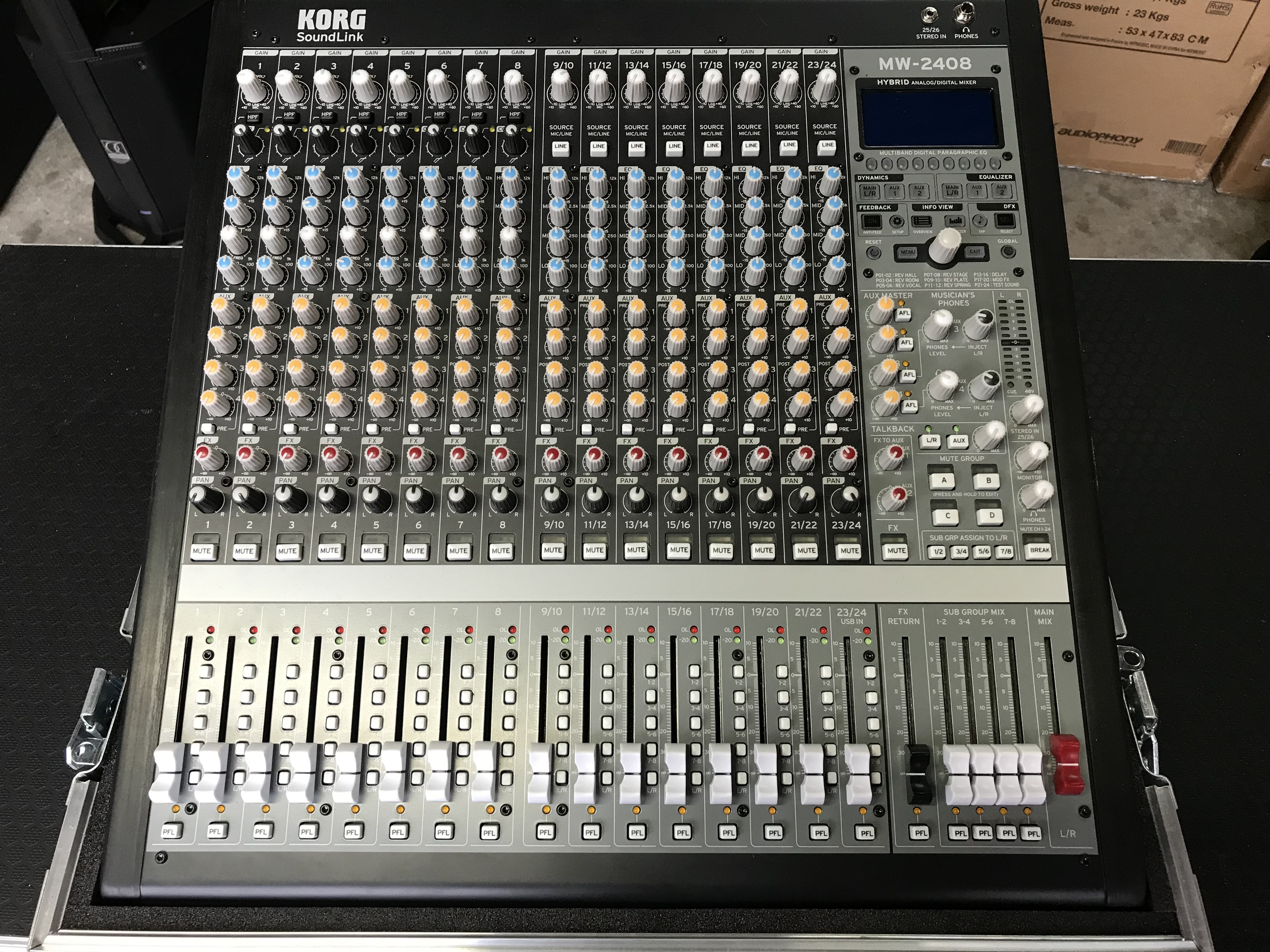 Vends KORG MW2408 en flght-case
