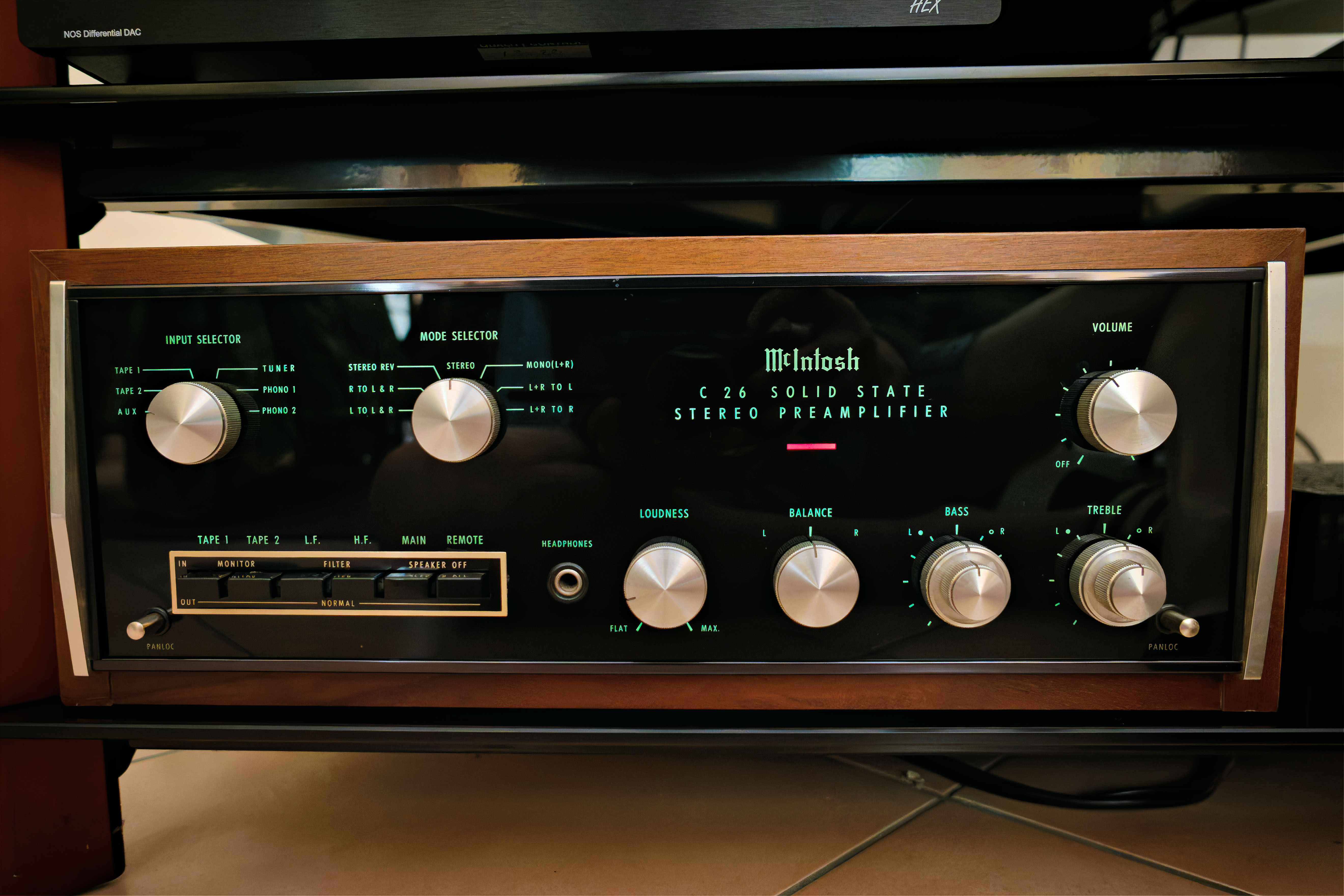 McIntosh C26 – Préampli Vintage – État Exceptionnel – Cabinet Noyer