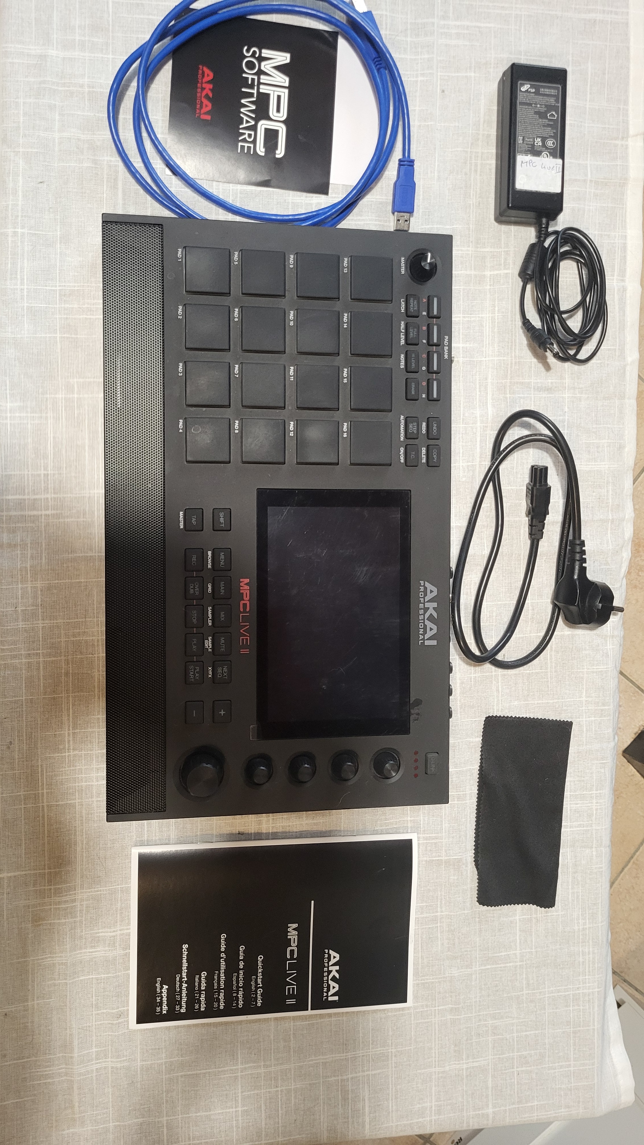 Akai Professional MPC Live II (97464)