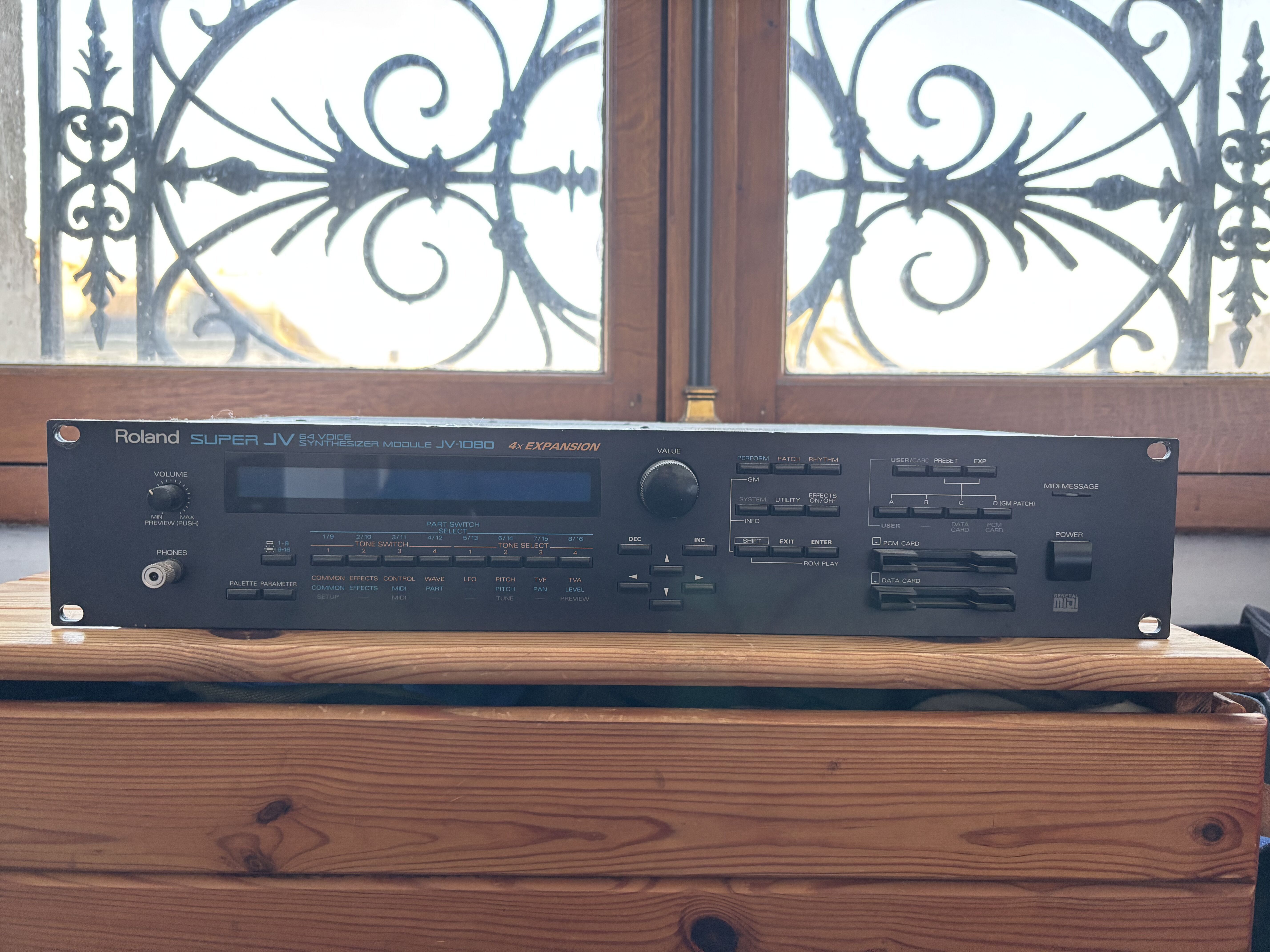 Roland JV-1080 - Paris centre
