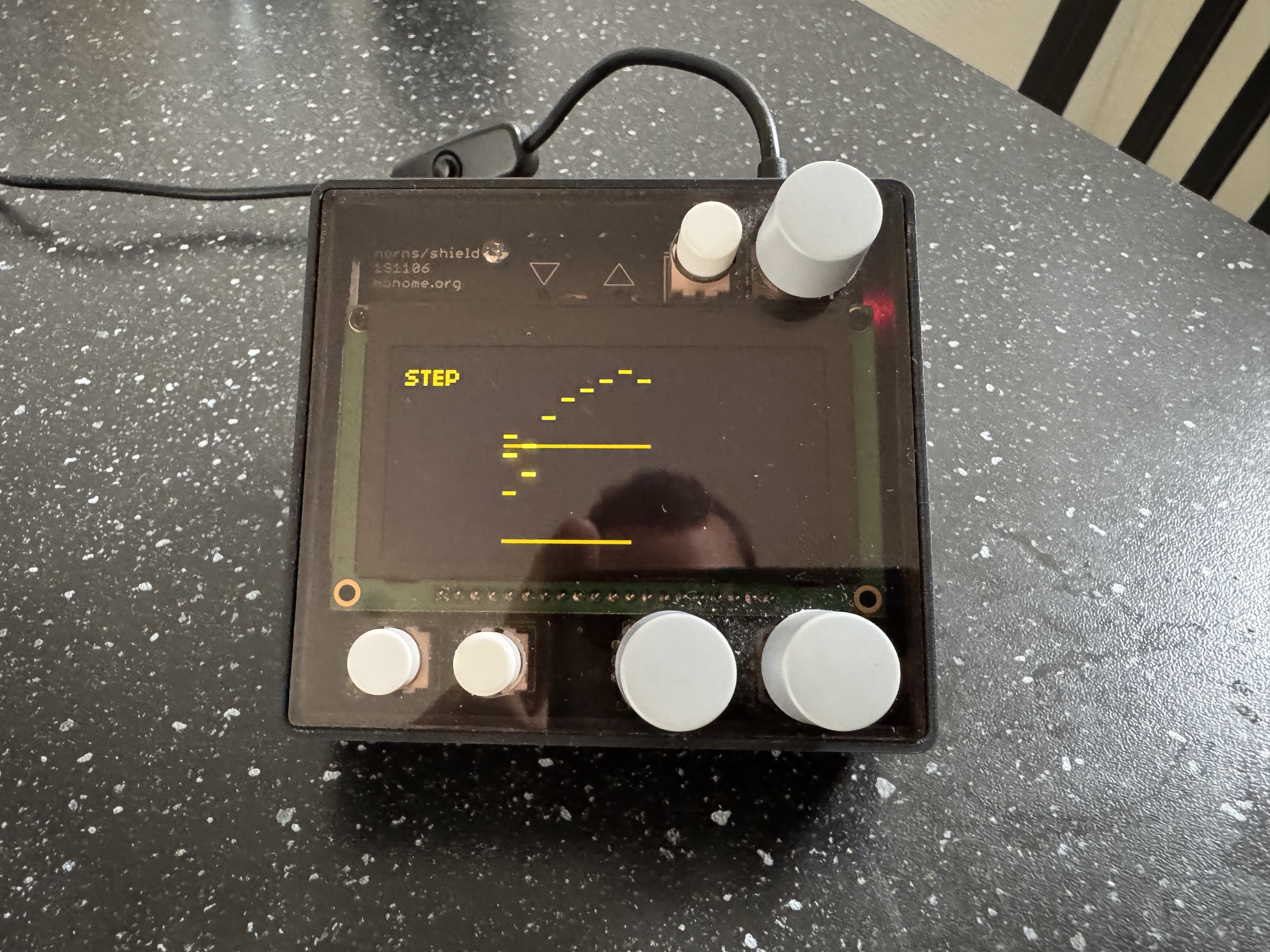 Norns Shield avec alimentation, SD et adapteur MIDI