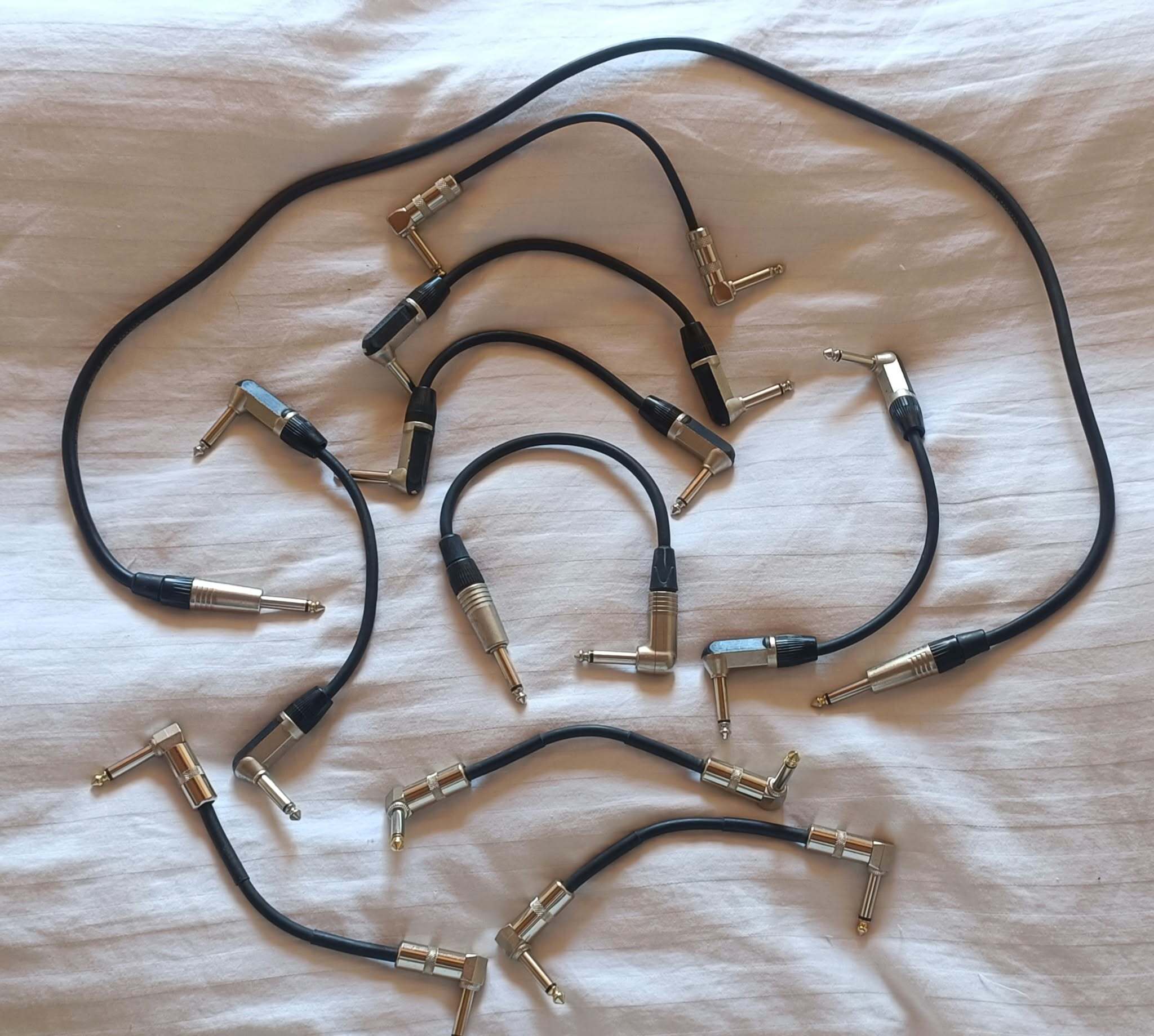 Vends lot de 10 cables jack mono courts pour pedalboard