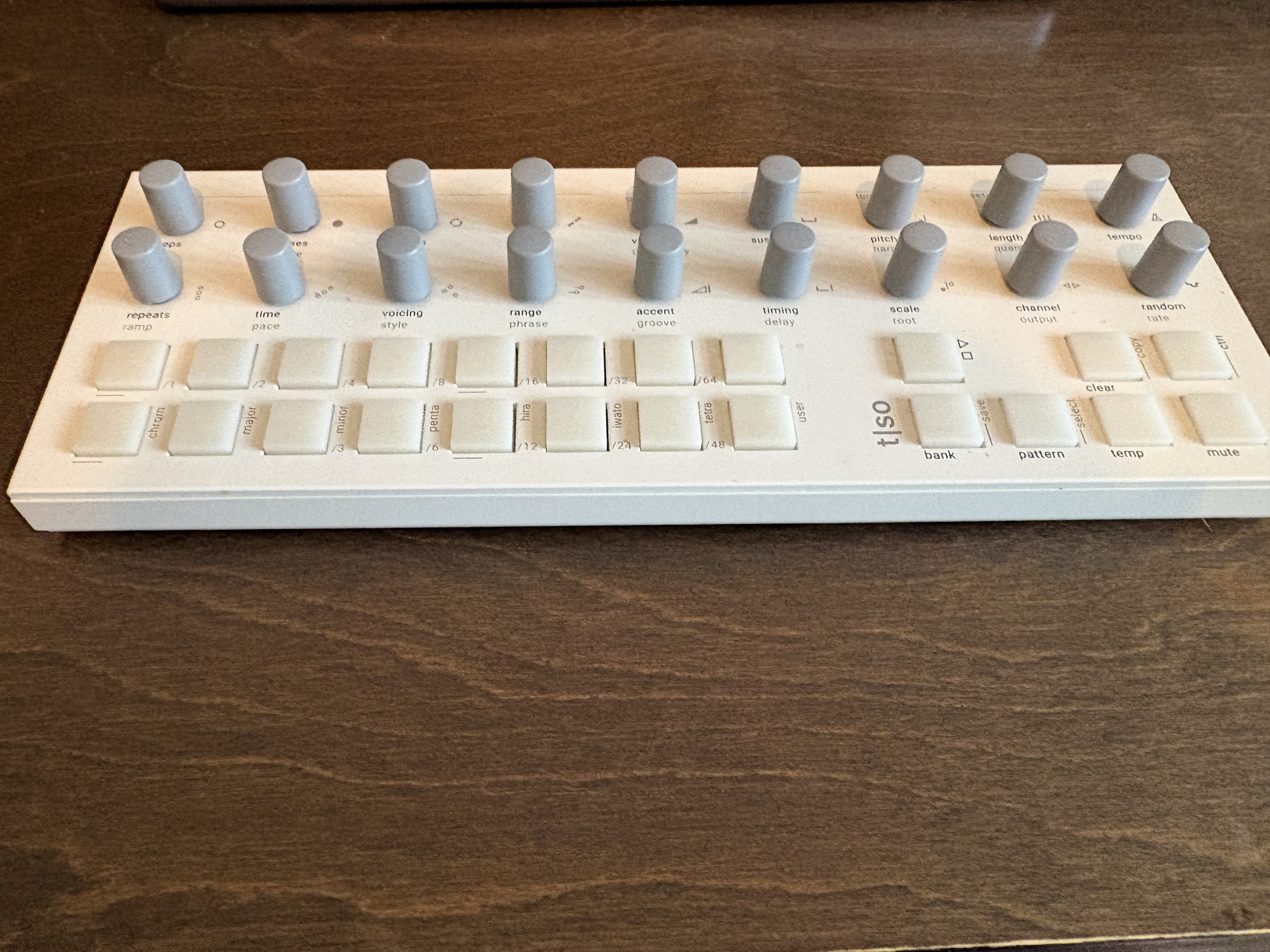 Torso T-1 blanc – Très bon état – Studio non-fumeur