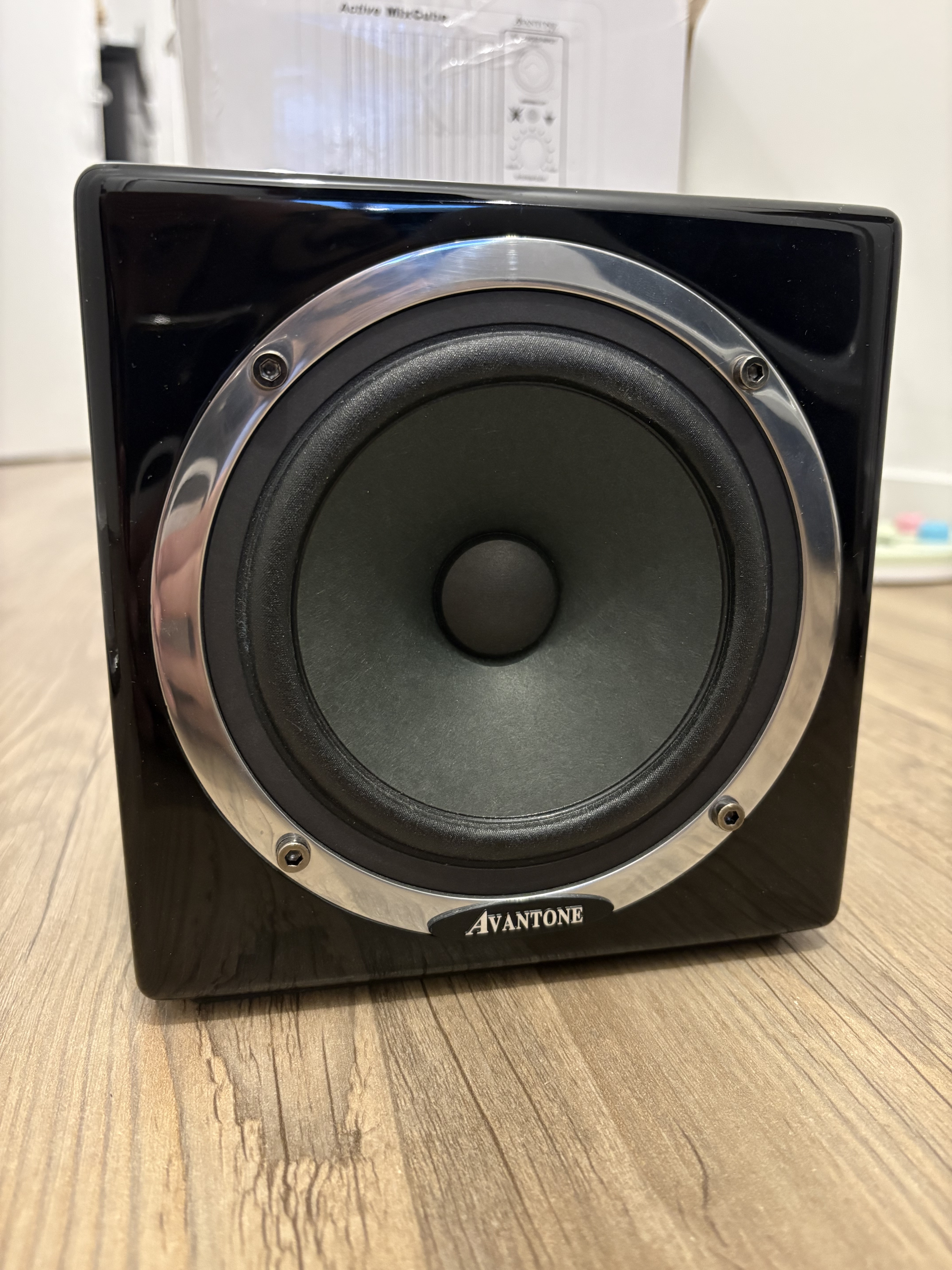 Avantone Mixcube pro active 