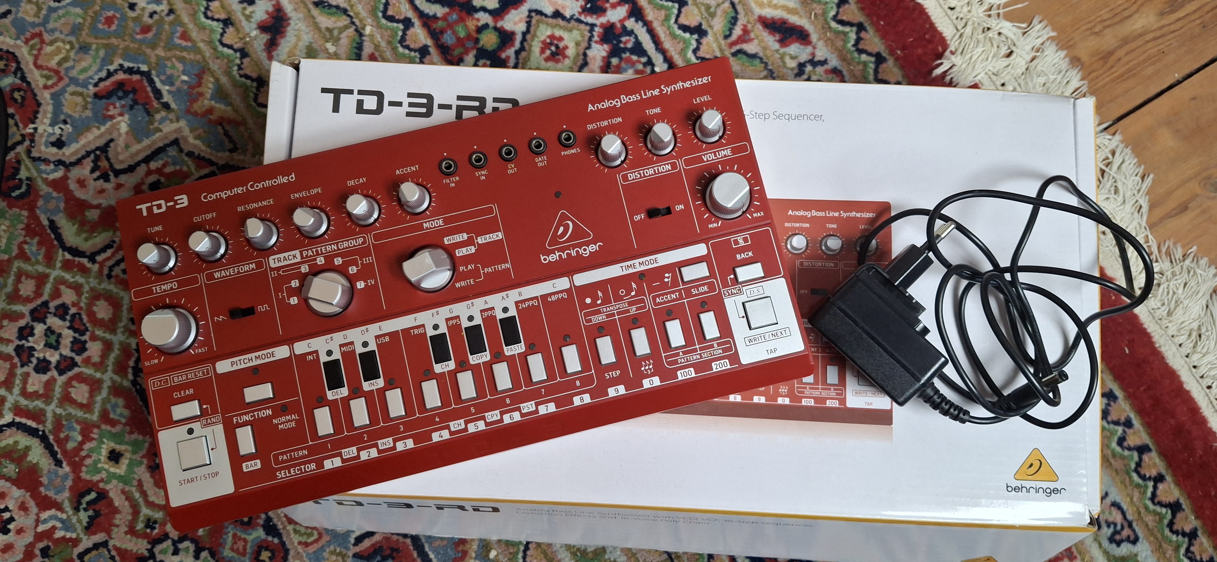 Behringer TD-3 Red
