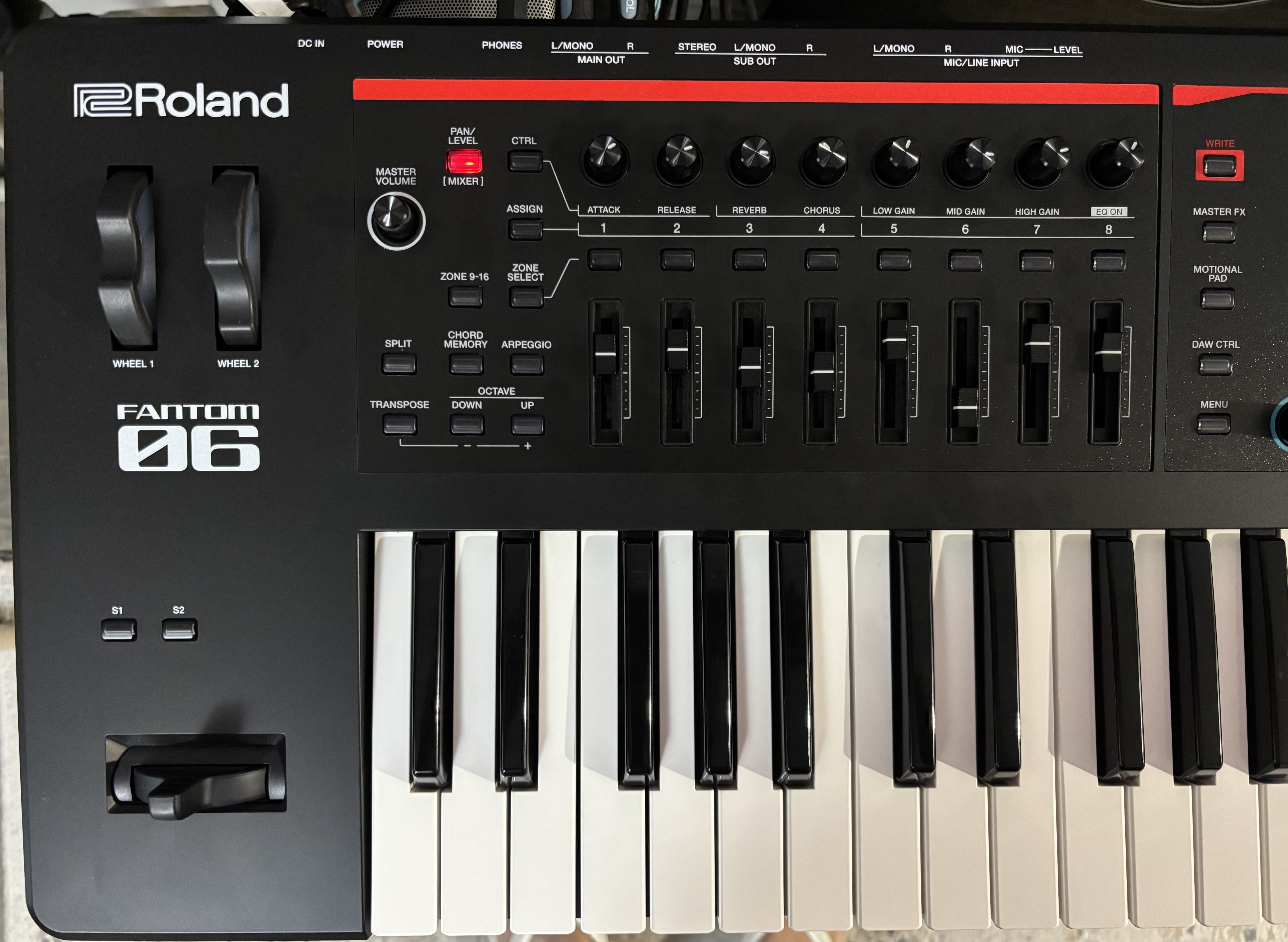 Roland Fantom-06 (62234)