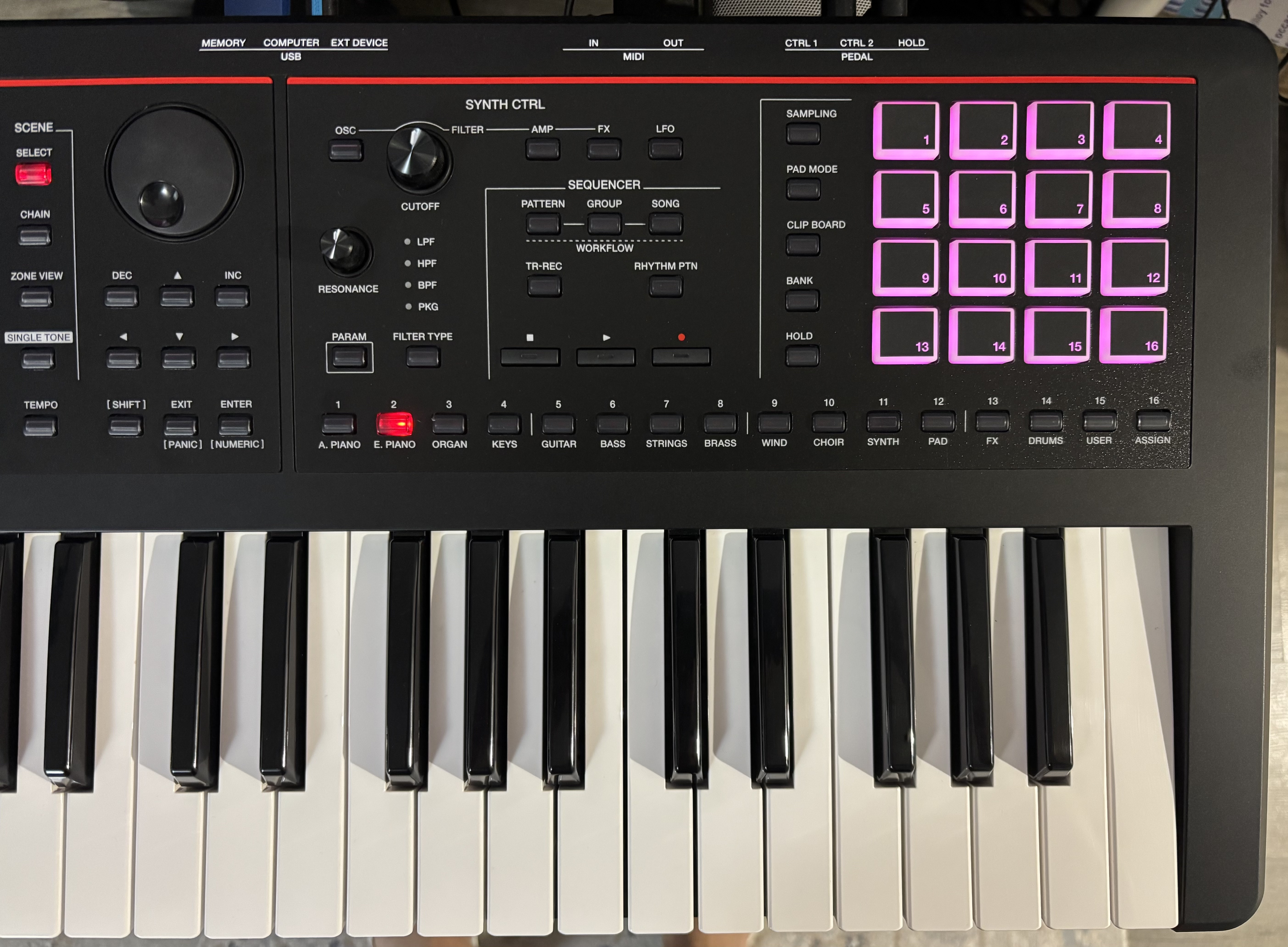 Roland Fantom-06 (26621)