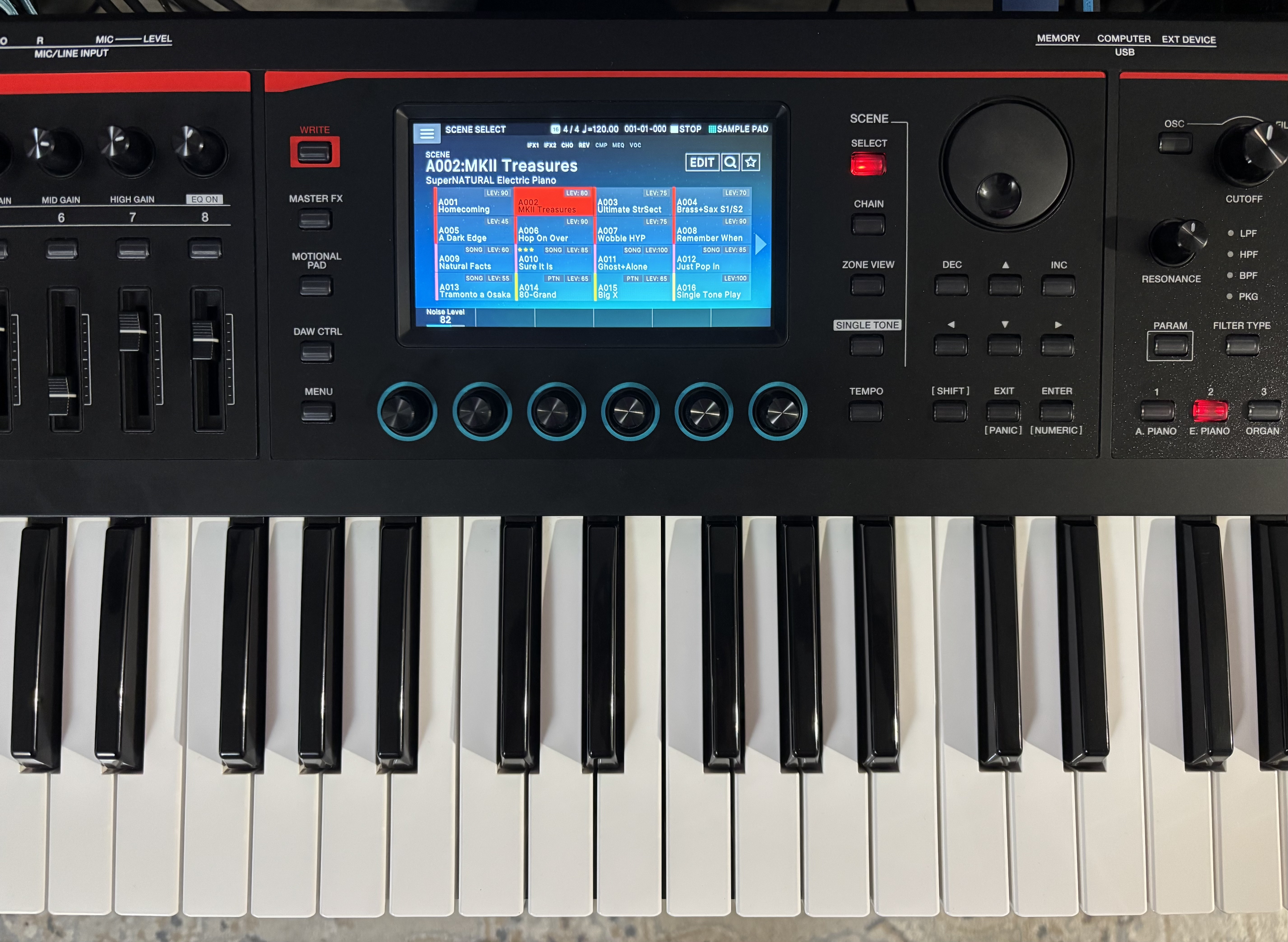 Roland Fantom-06 (99449)