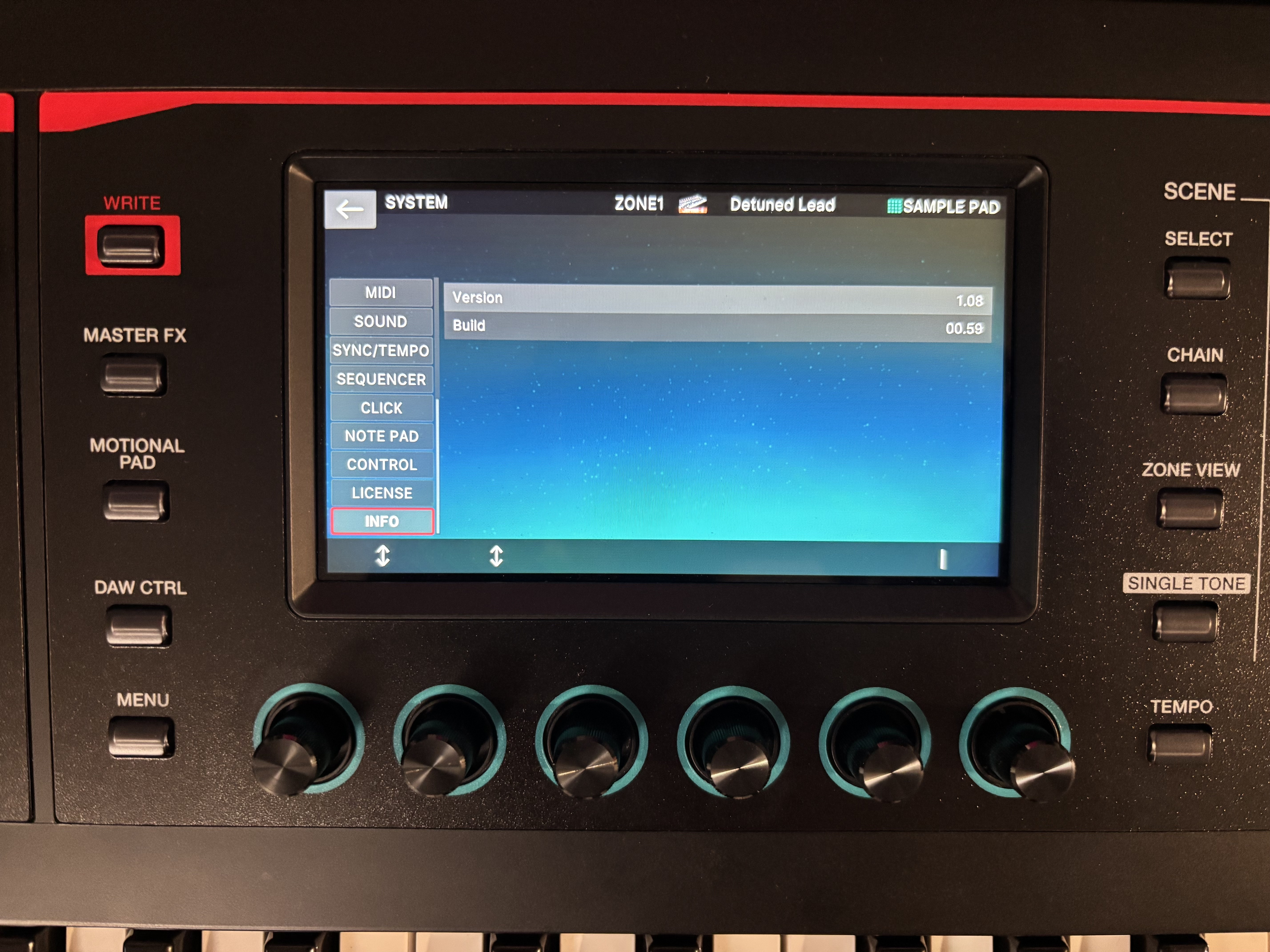 Roland Fantom-06 (83840)