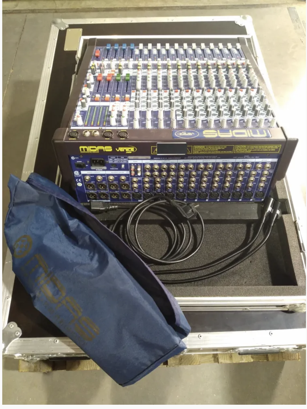 VENICE 320 + VENICE 160 CONSOLE ANALOGIQUE MIDAS + SPX2000 + OPAL BSS 366 ( LOT )
