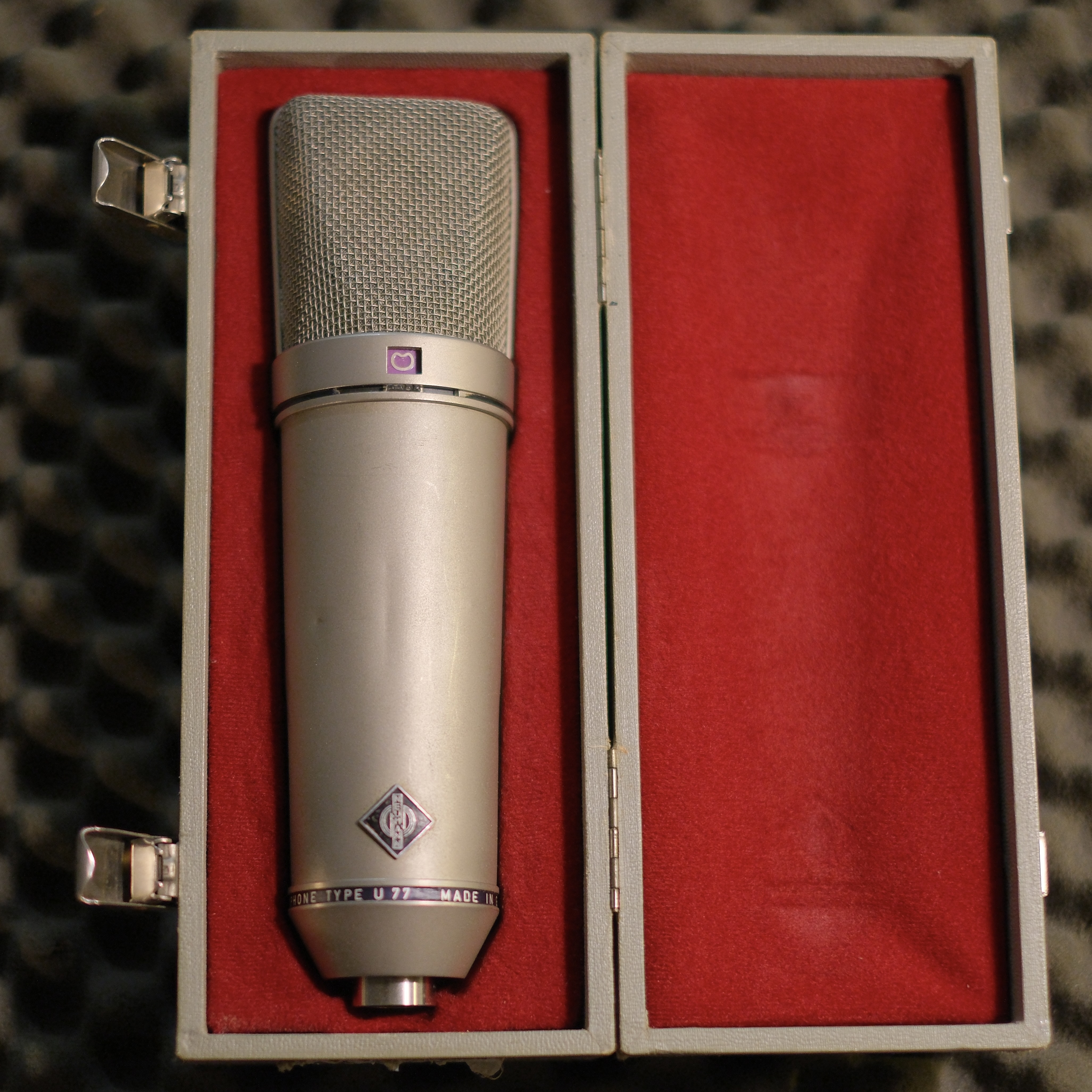 Neumann U77 1970s - Silver