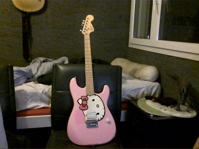 Squier Hello Kitty Strat