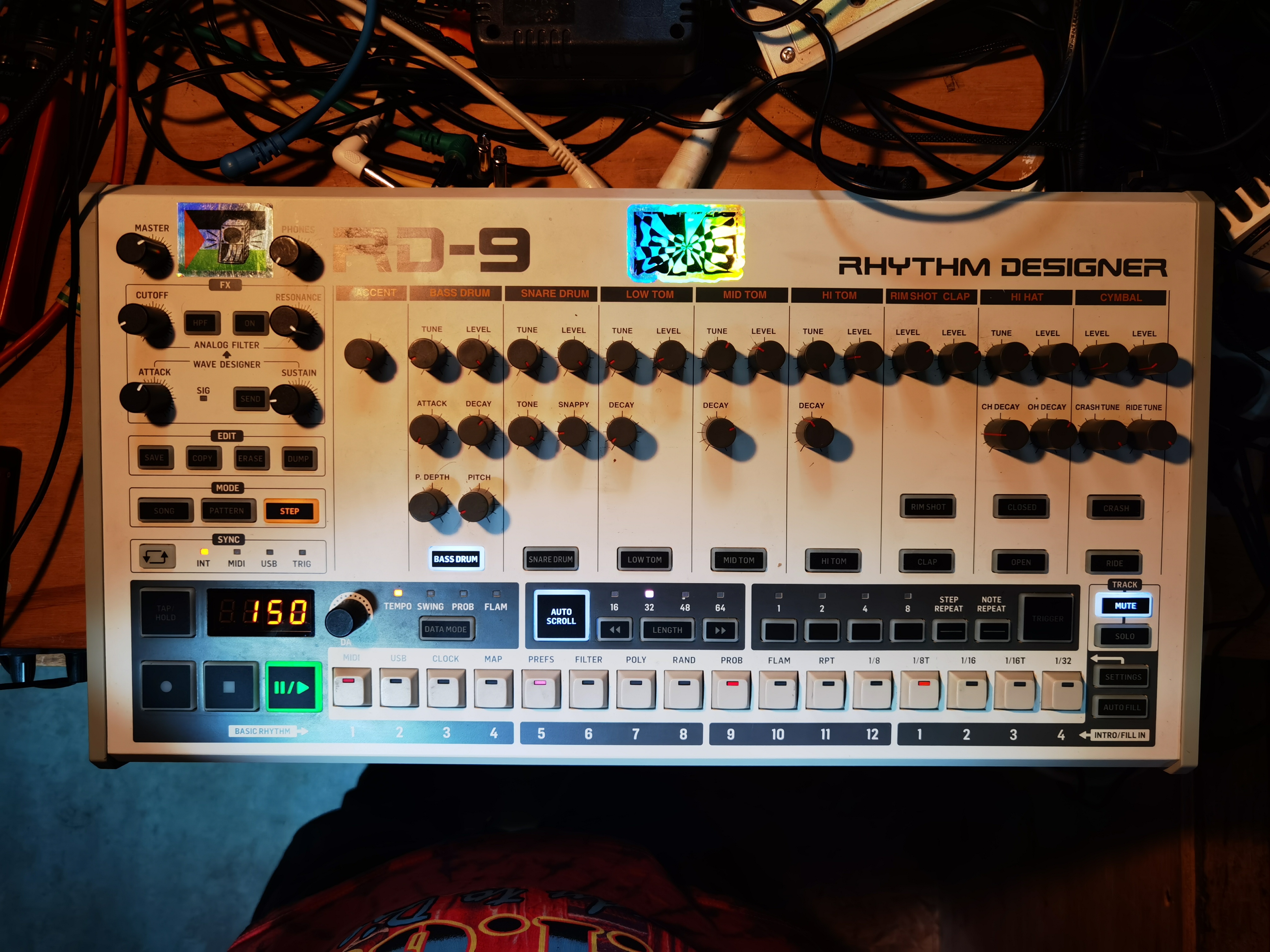 vends Behringer rd9