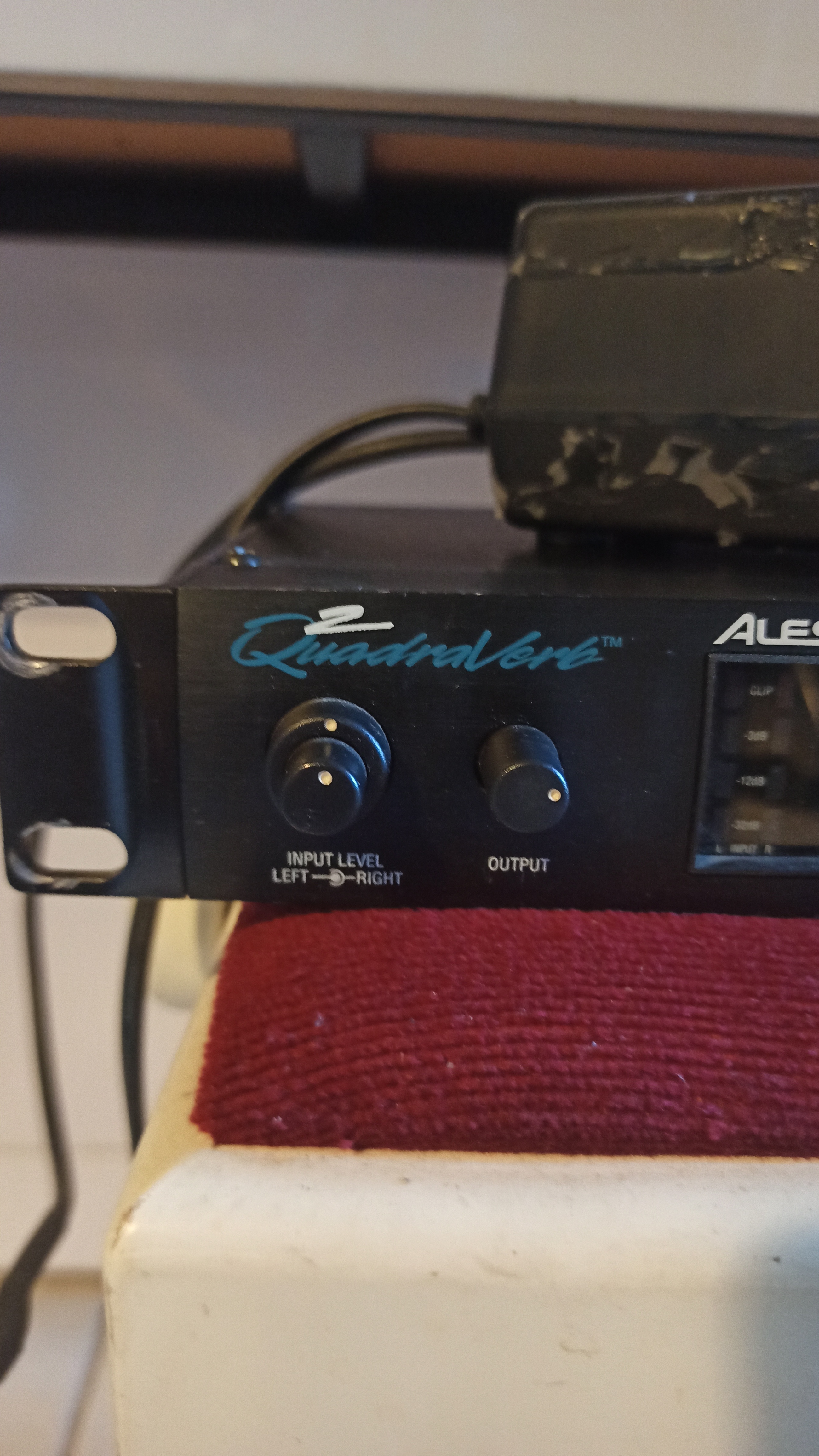QUADRAVERB 05