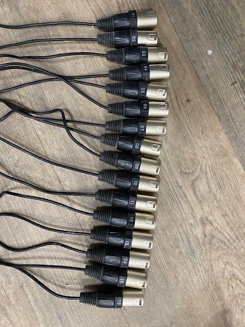 XLR Mâle ( x16 )
