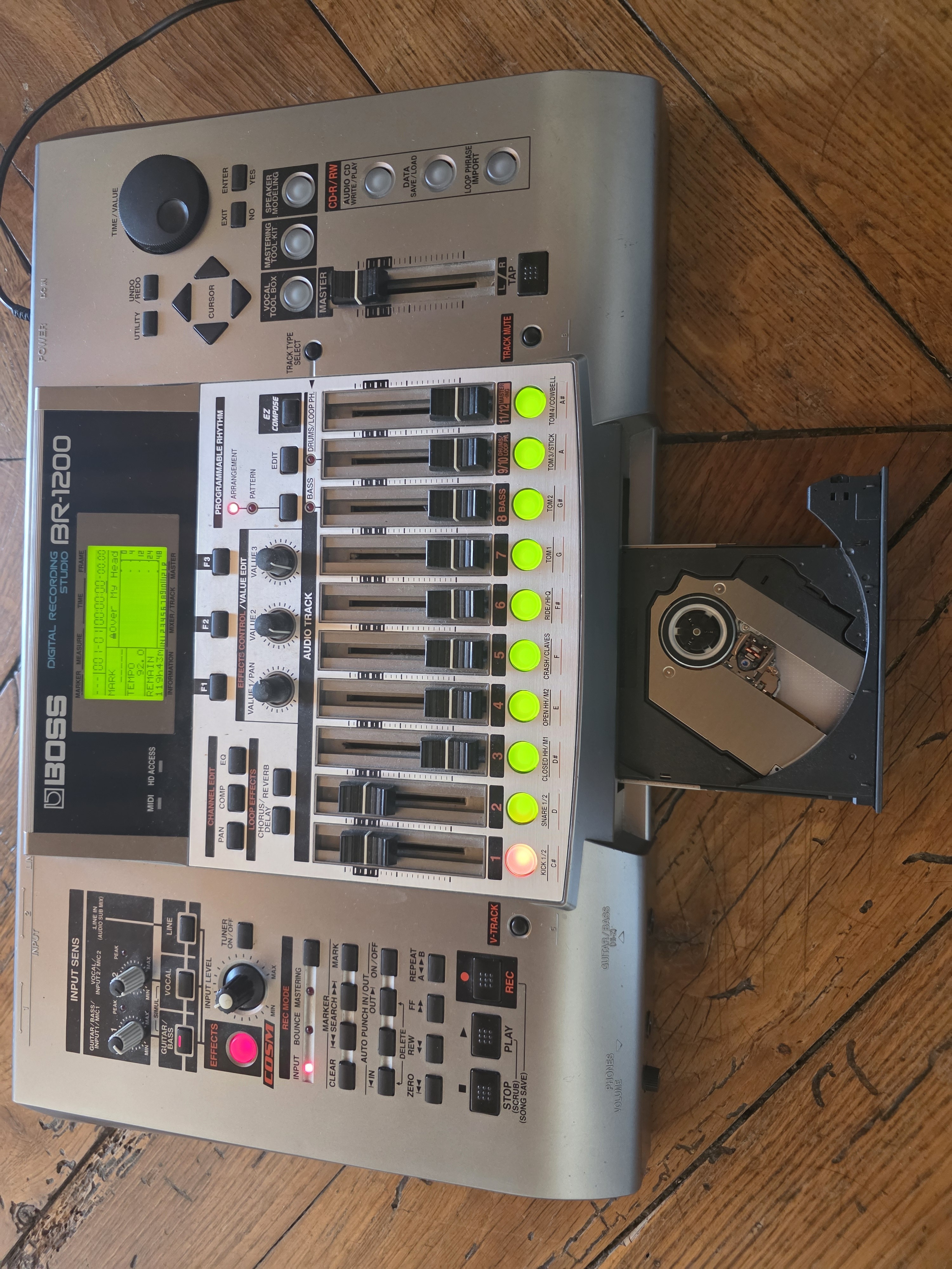 Boss BR-1200CD Digital Recording Studio (47107)