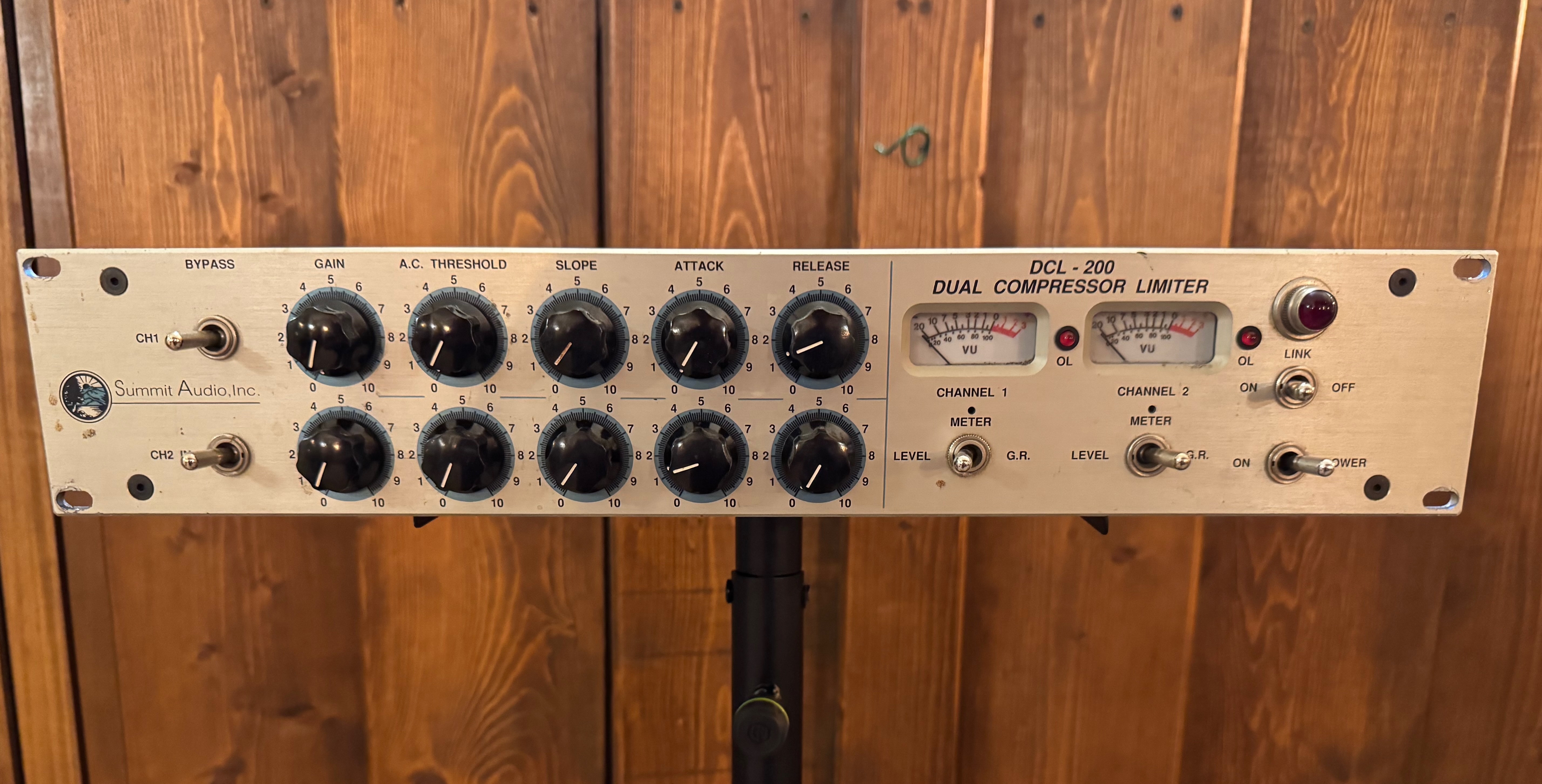 Vends compresseur Stereo ou deux mono Summit DCL 200