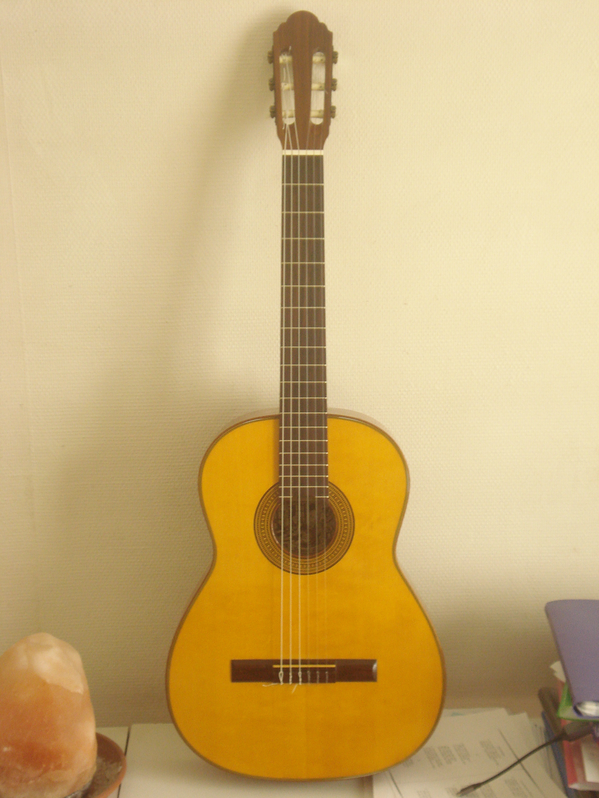 Guitare classique d'étude + étui rigide 1970