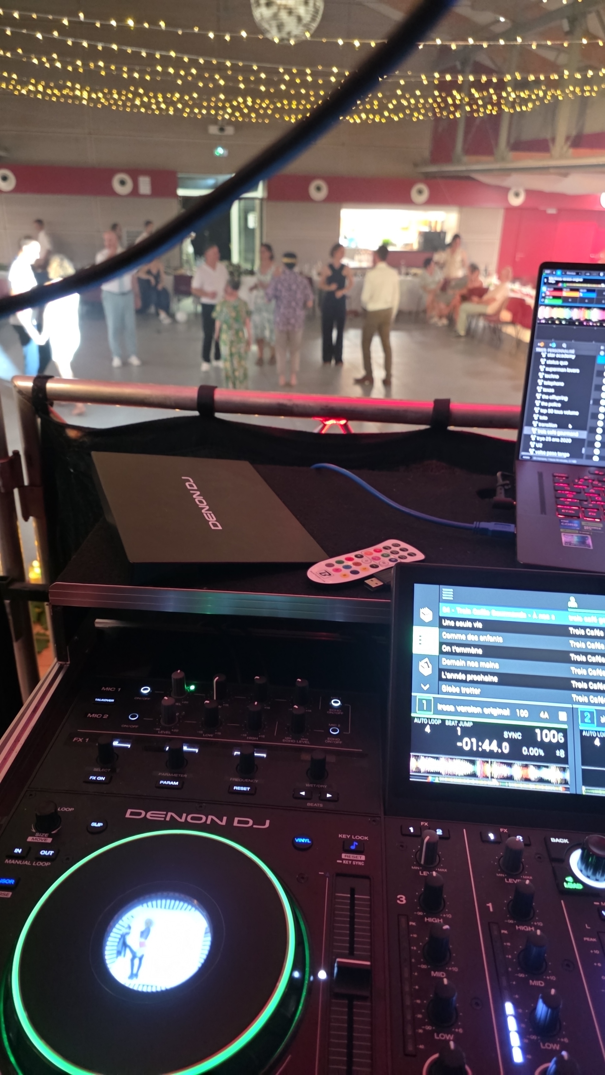 Vend denon dj prime 4 +