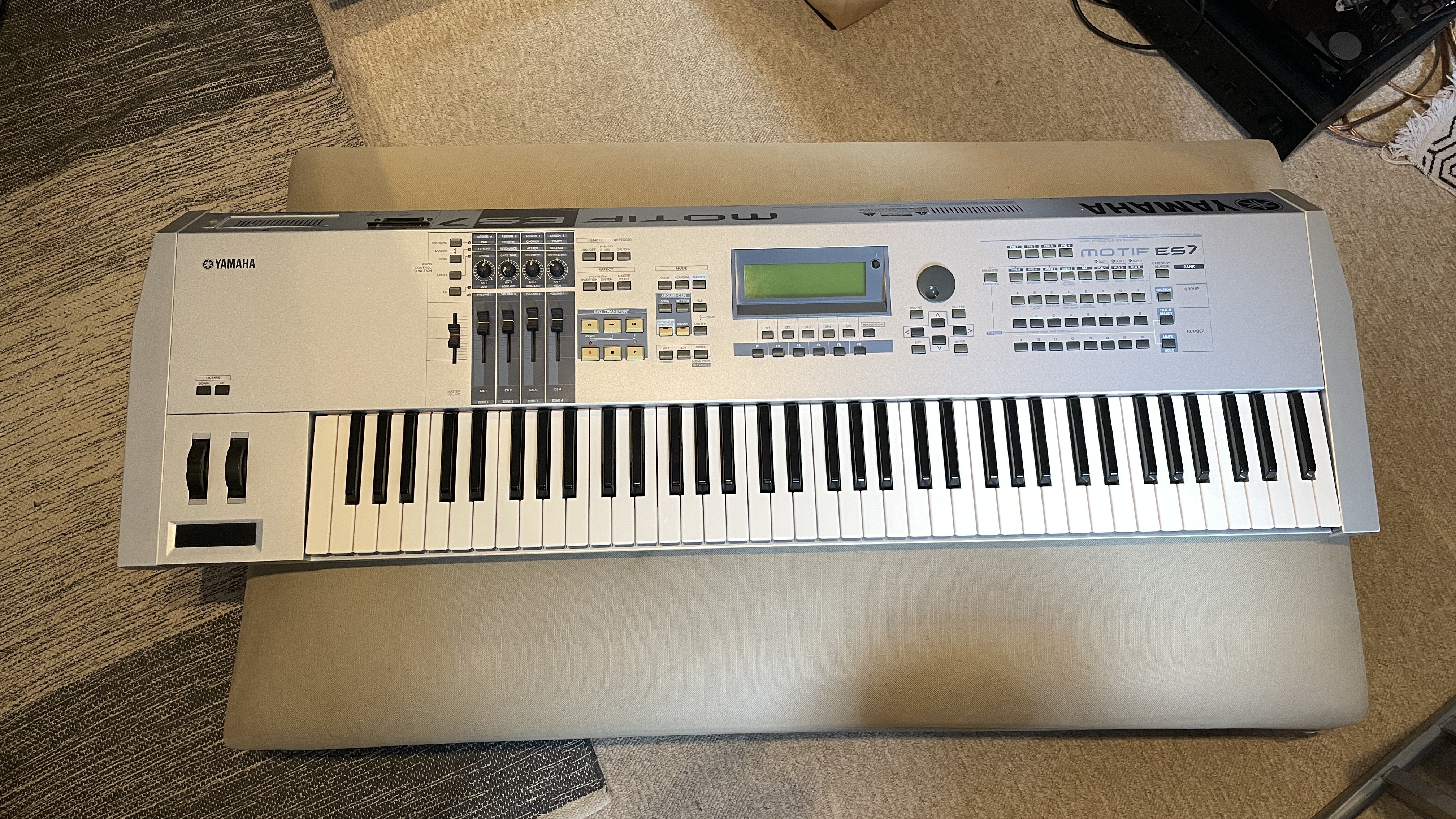 Yamaha Motif ES 7 + étui Gator