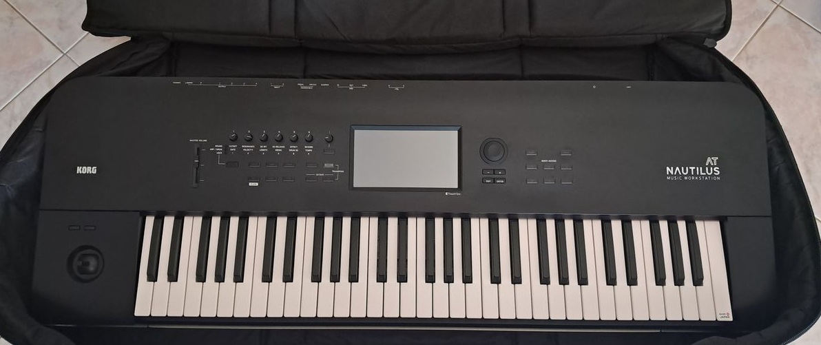 KORG Nautilus 61 AT