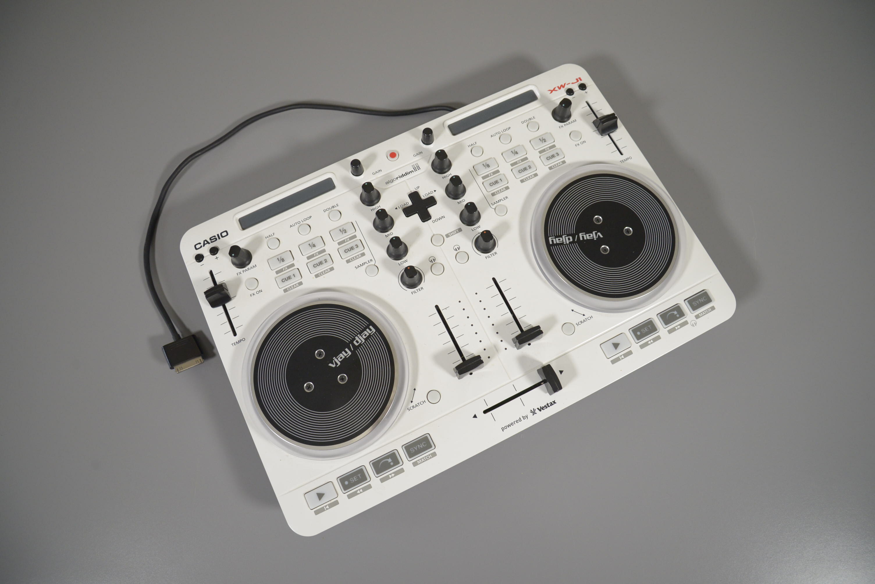 Vends contrôleur DJ Casio XW-JI
