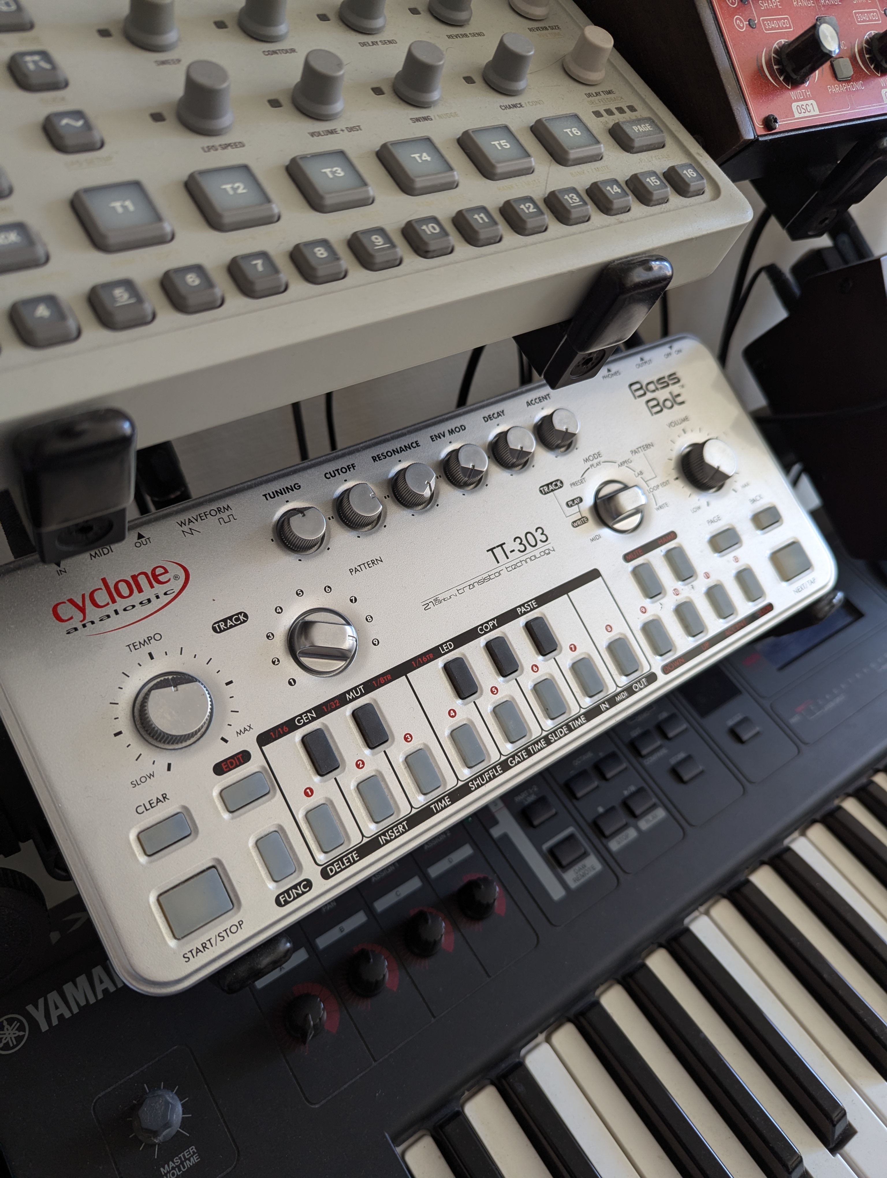 TBE- Bass Bot 303 v2