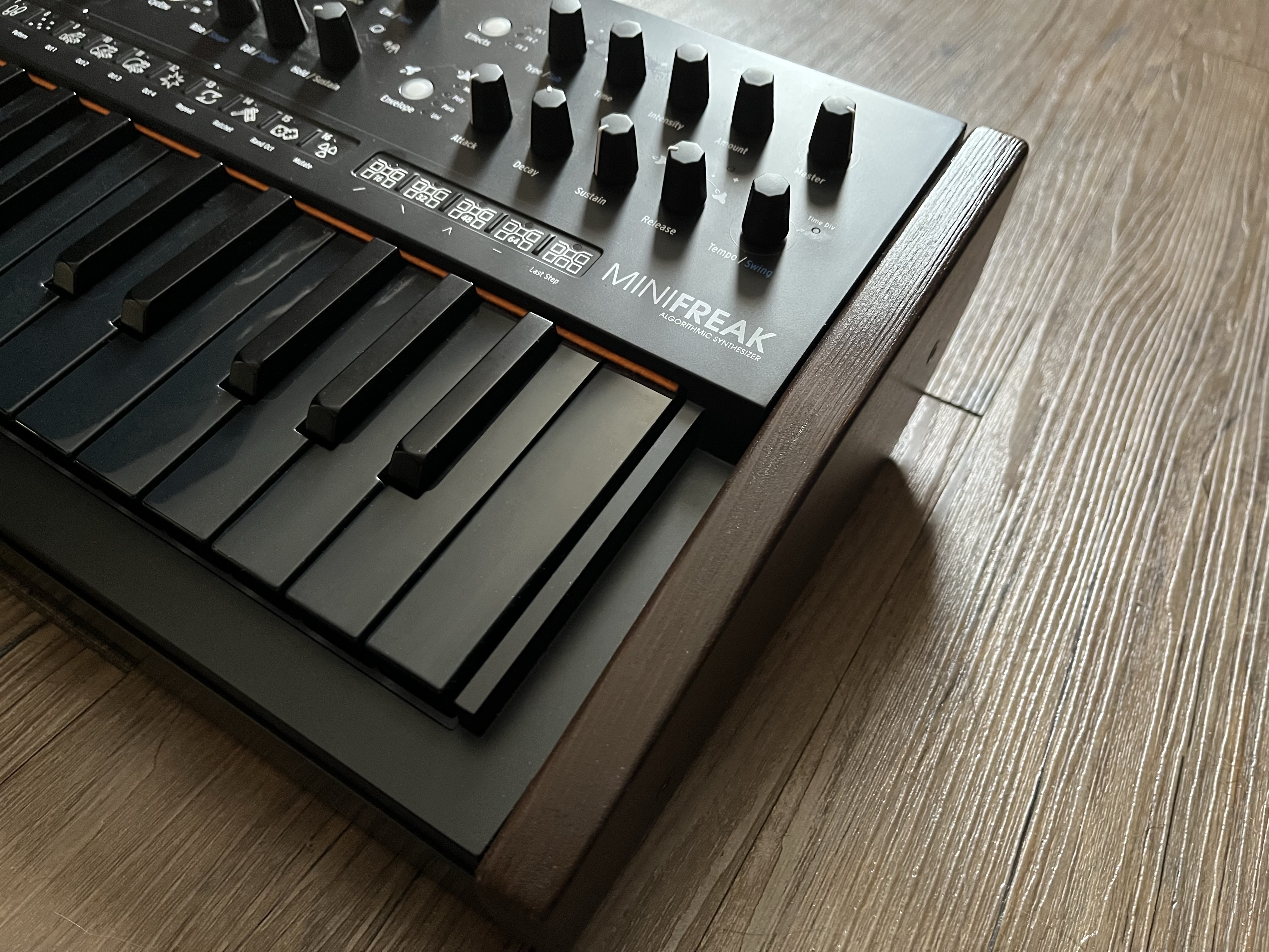 Arturia MiniFreak (59500)