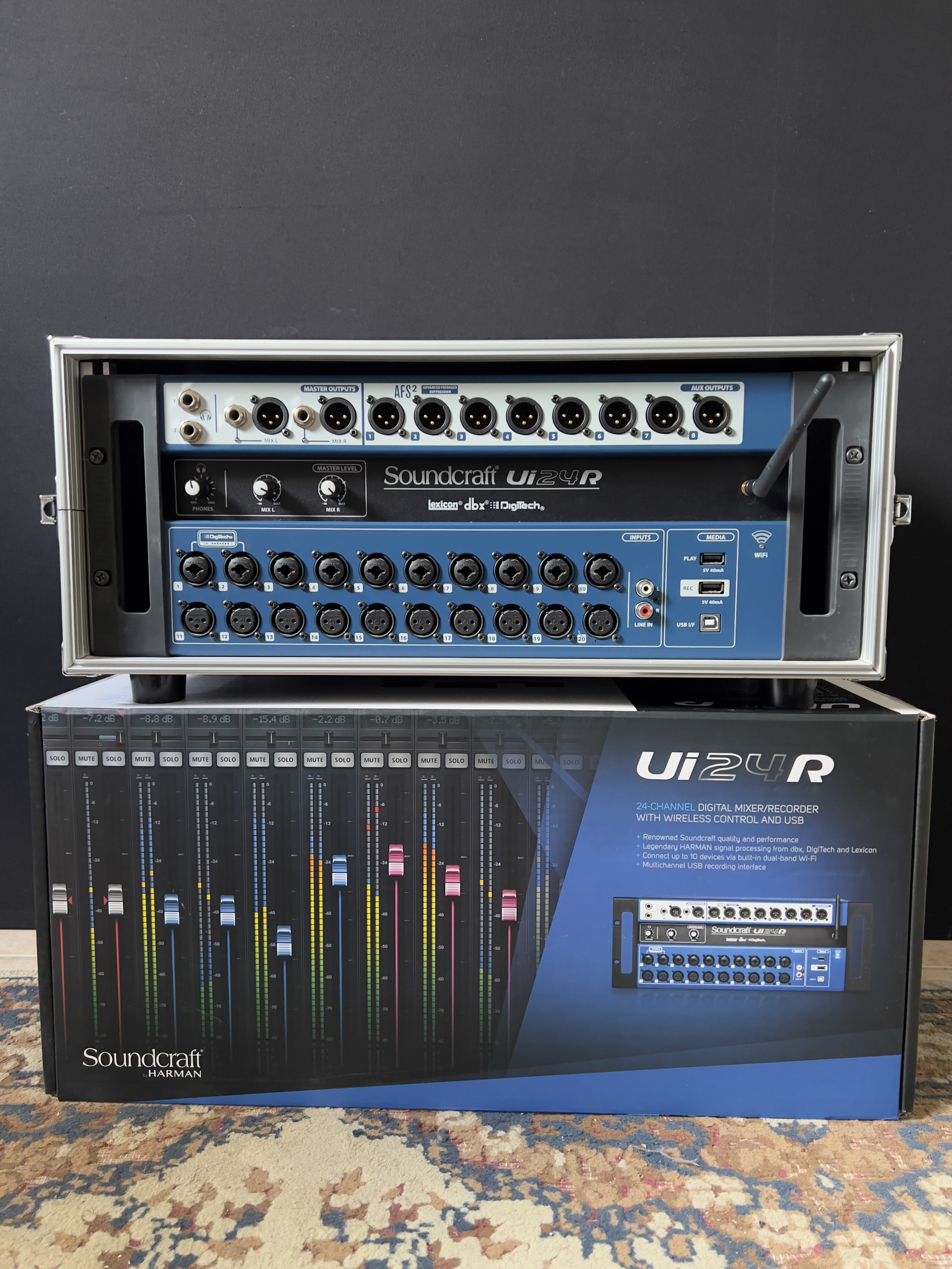 Soundcraft UI24R + Flightcase
