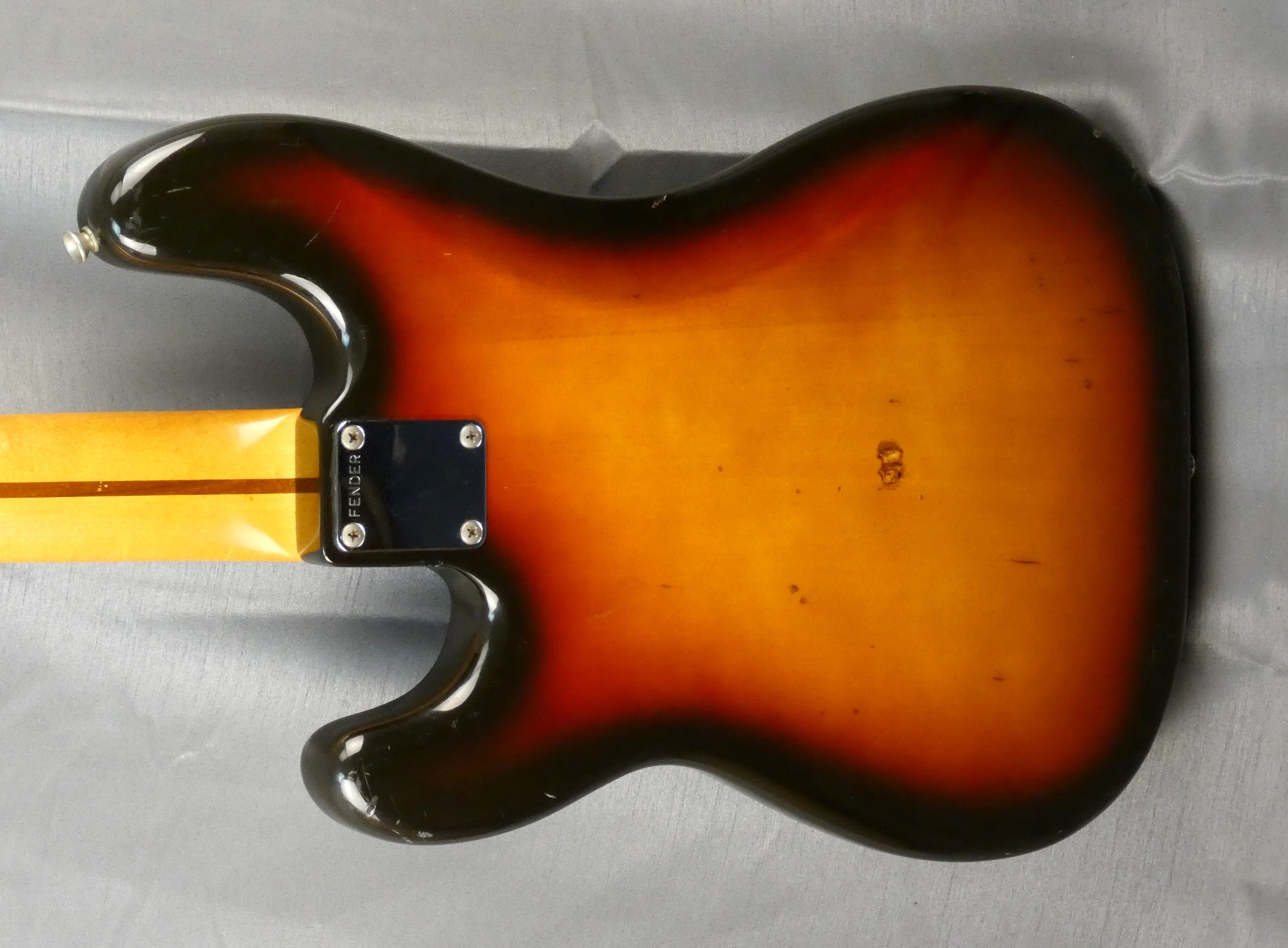 fender precision bass standard sunburst 1988 japon japan (5)