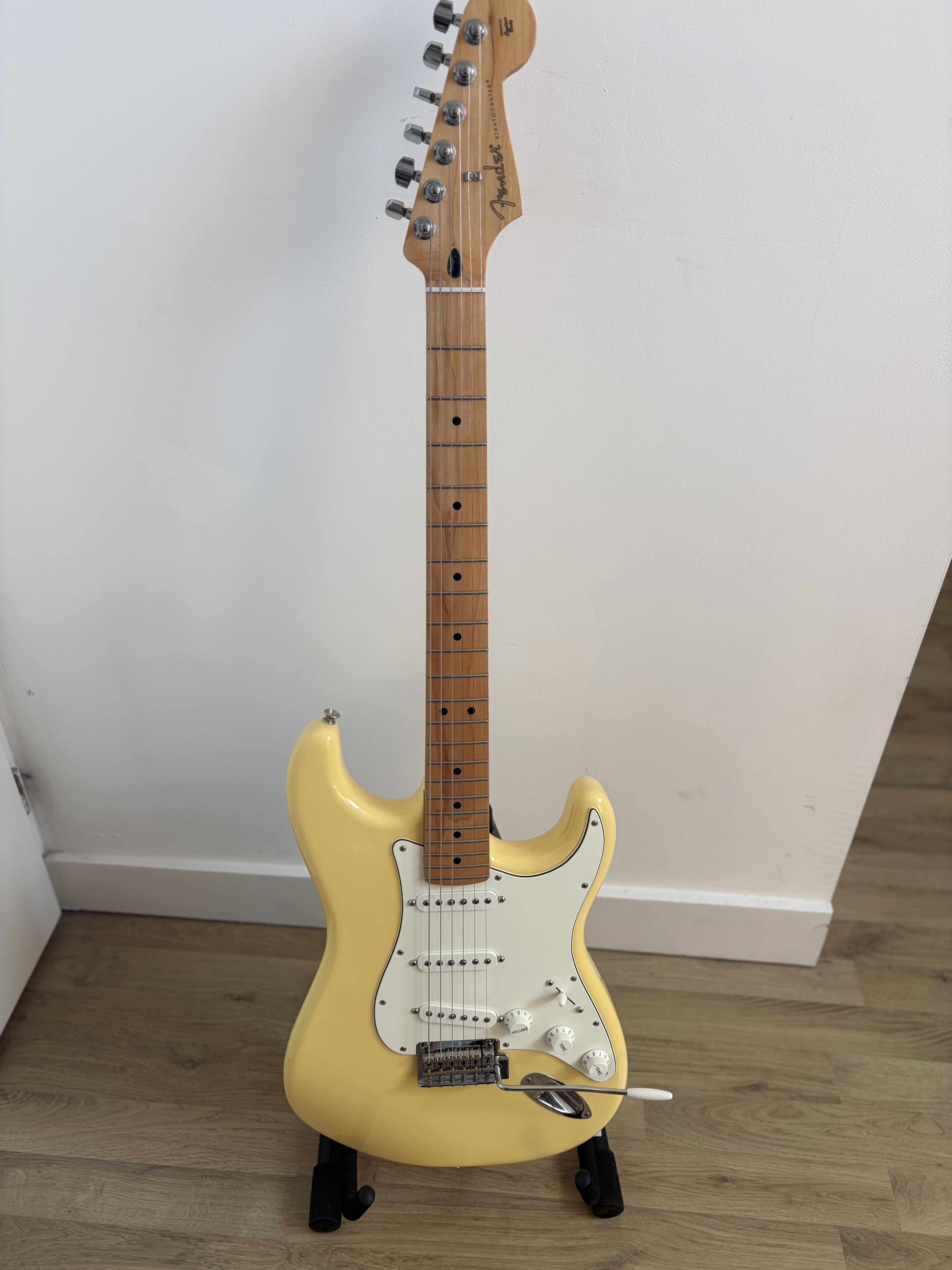 Fender Player Stratocaster MN de couleur jaune