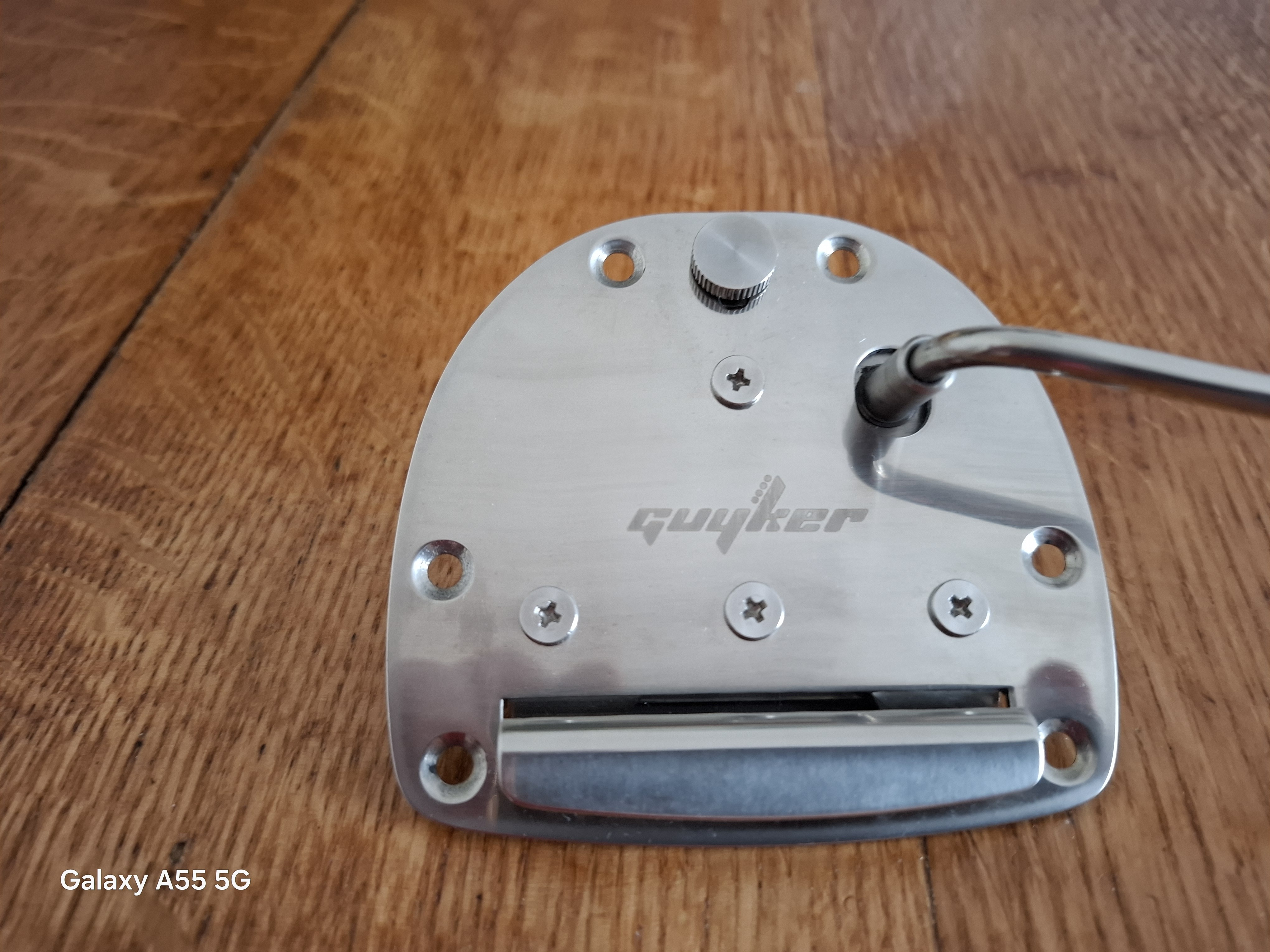 Vends Vibrato Guyker pour Jazzmaster et Jaguar