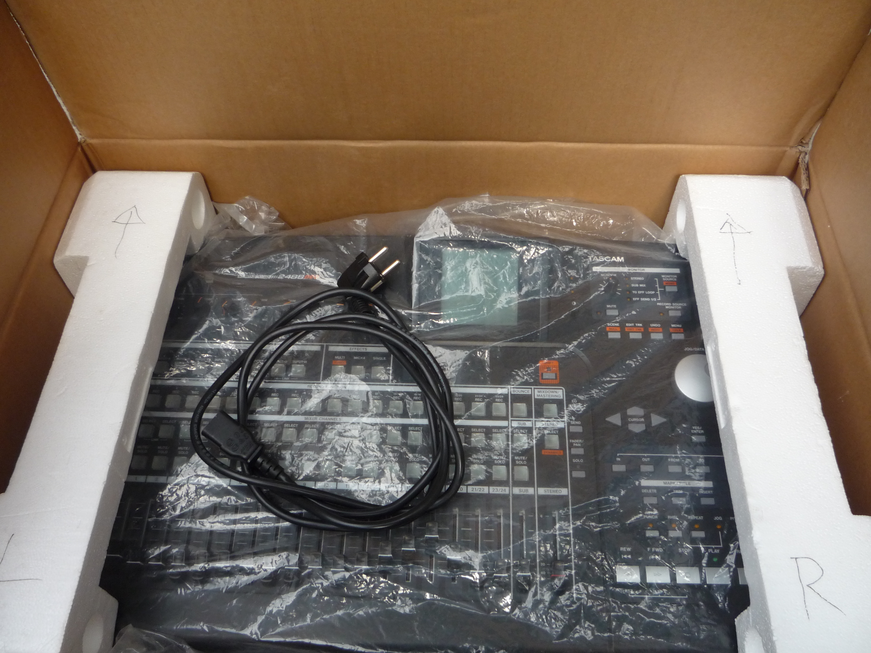 TASCAM NEO 2